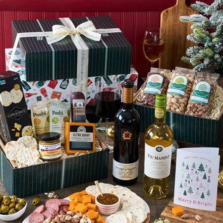 Holiday Wine Duo Gift | GourmetGiftBaskets.com