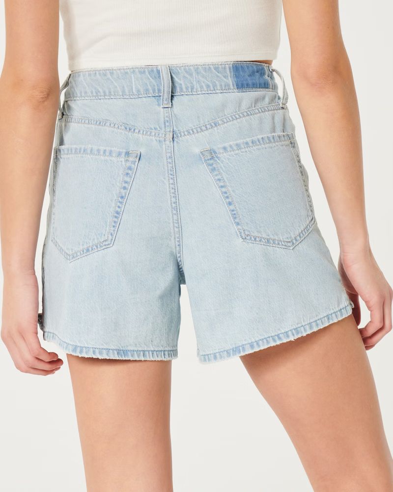 Ultra High-Rise Light Wash Lightweight 90s Denim Shorts | Hollister (US)