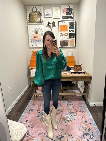 Red dress boutique is having a site wide 30% off sale! Love this green blouse top for the holidays! Wearing a xs



#LTKCyberweek #LTKSeasonal #LTKHoliday