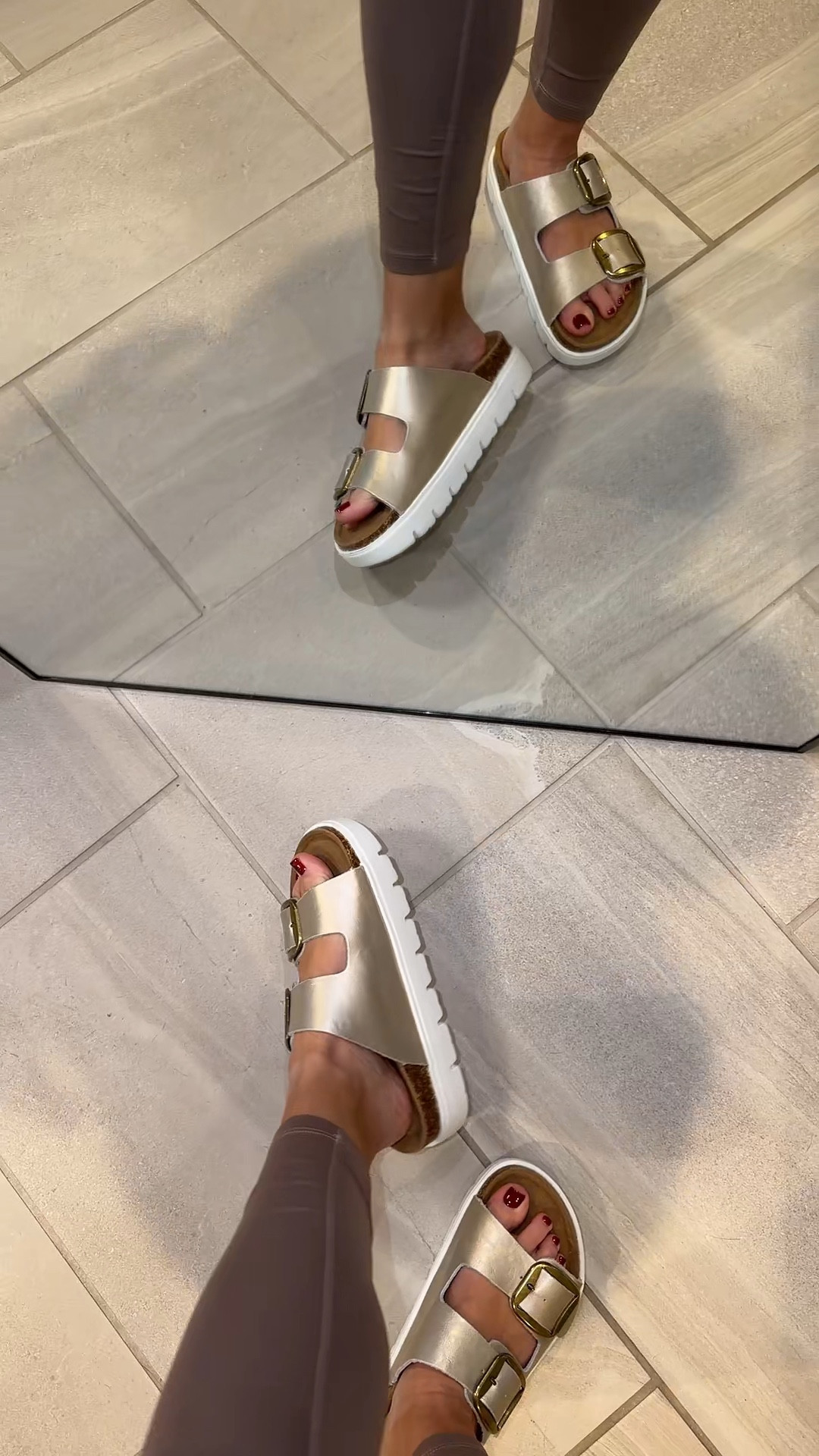 The comfiest sandals and this gold is going to go with everything 🤩 

#LTKootd #LTKSeasonal #LTKSaleAlert