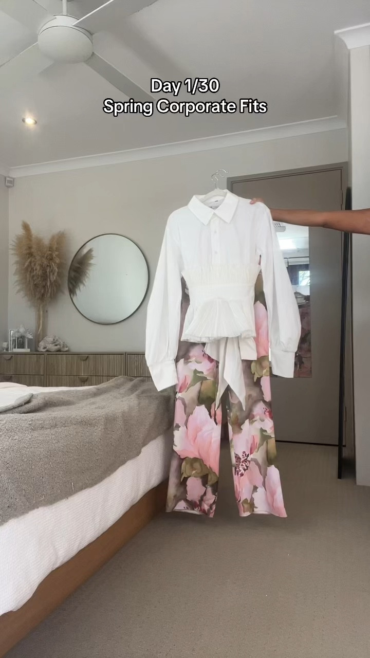 Day 1/30 Spring Corporate Fits 🌸

I LOVE styling corporate wear! Would you wear these pants to the office? #corporatewear #springofficeoutfits #officeoutfit 
