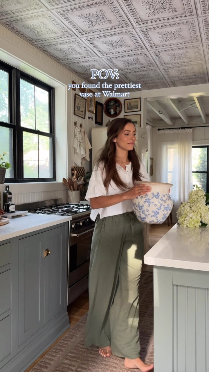 She’s gorgeous 🥹 it’s such a good size vase and I love the floral pattern on it! one of my best Walmart finds yet! 🩵 #walmartfind #homedecor 

#LTKFindsUnder50 #LTKVideo #LTKHome