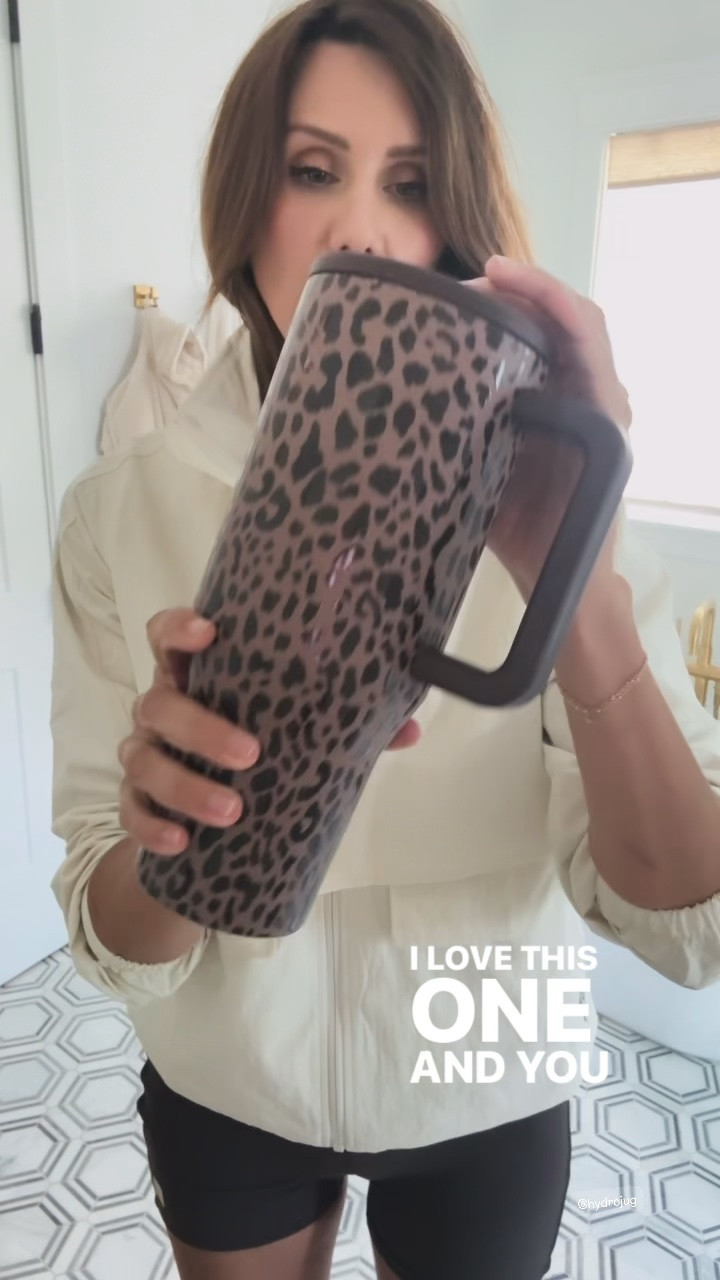 fall leopard print water jug // spill proof // ootd fitness

#LTKgrwm #LTKfitnessgoals #LTKOver40