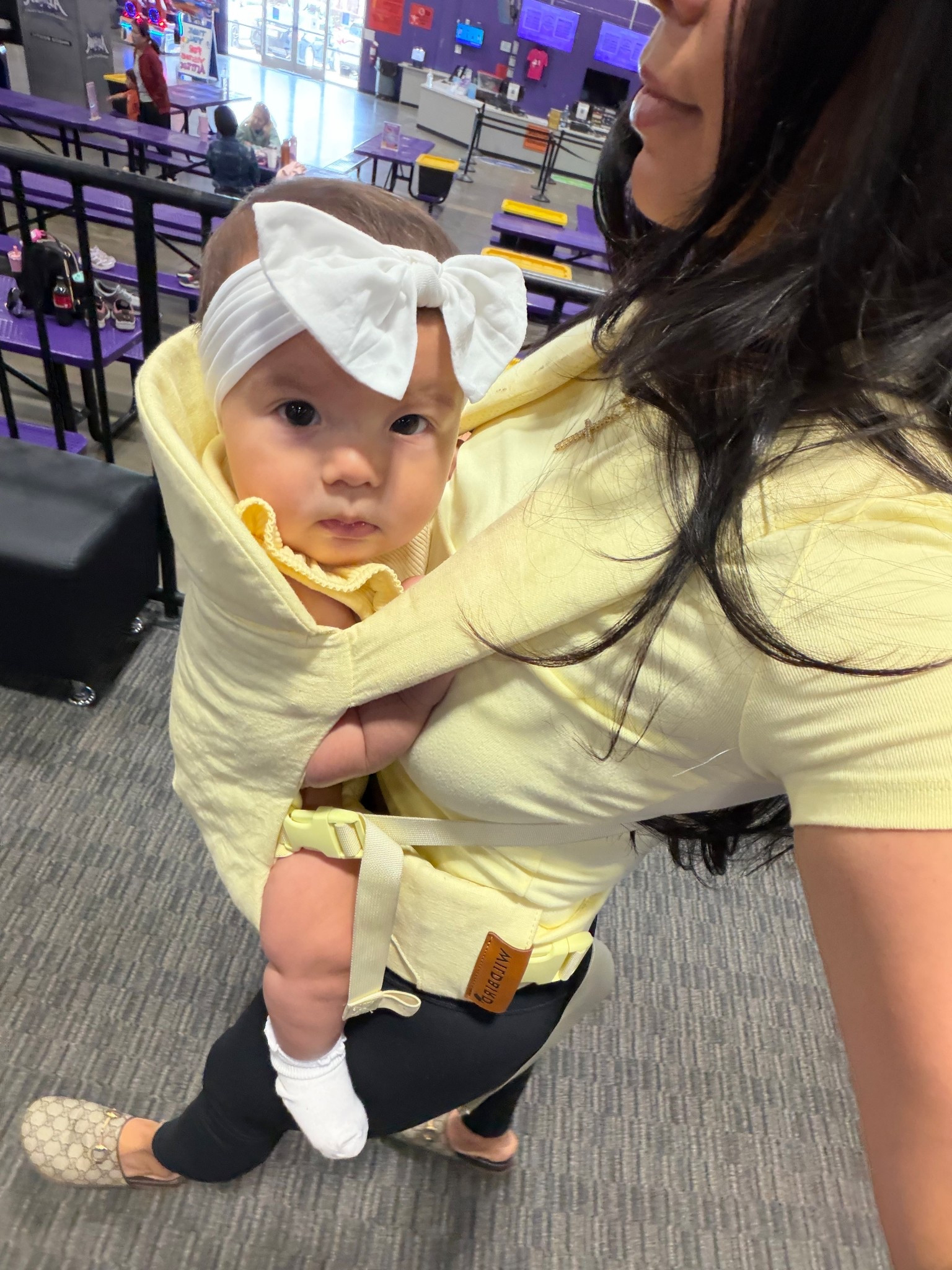 Trampoline park outfits + carrier. Getting my steps in while linc plays 🤣


Ootd
Postpartum 
Leggings 
Casual outfit 
Mom outfit 
Mom on the go 


#LTKootd #LTKmomlife #LTKdayinmylife