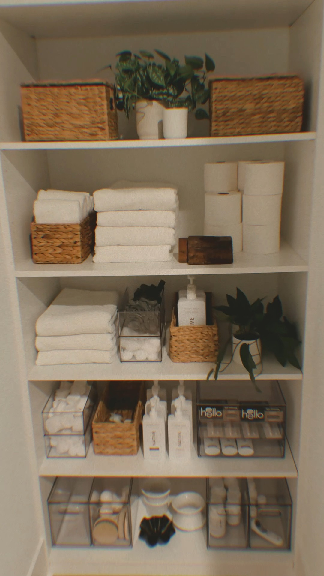 bath & linen closet organization 

#LTKHome #LTKFamily