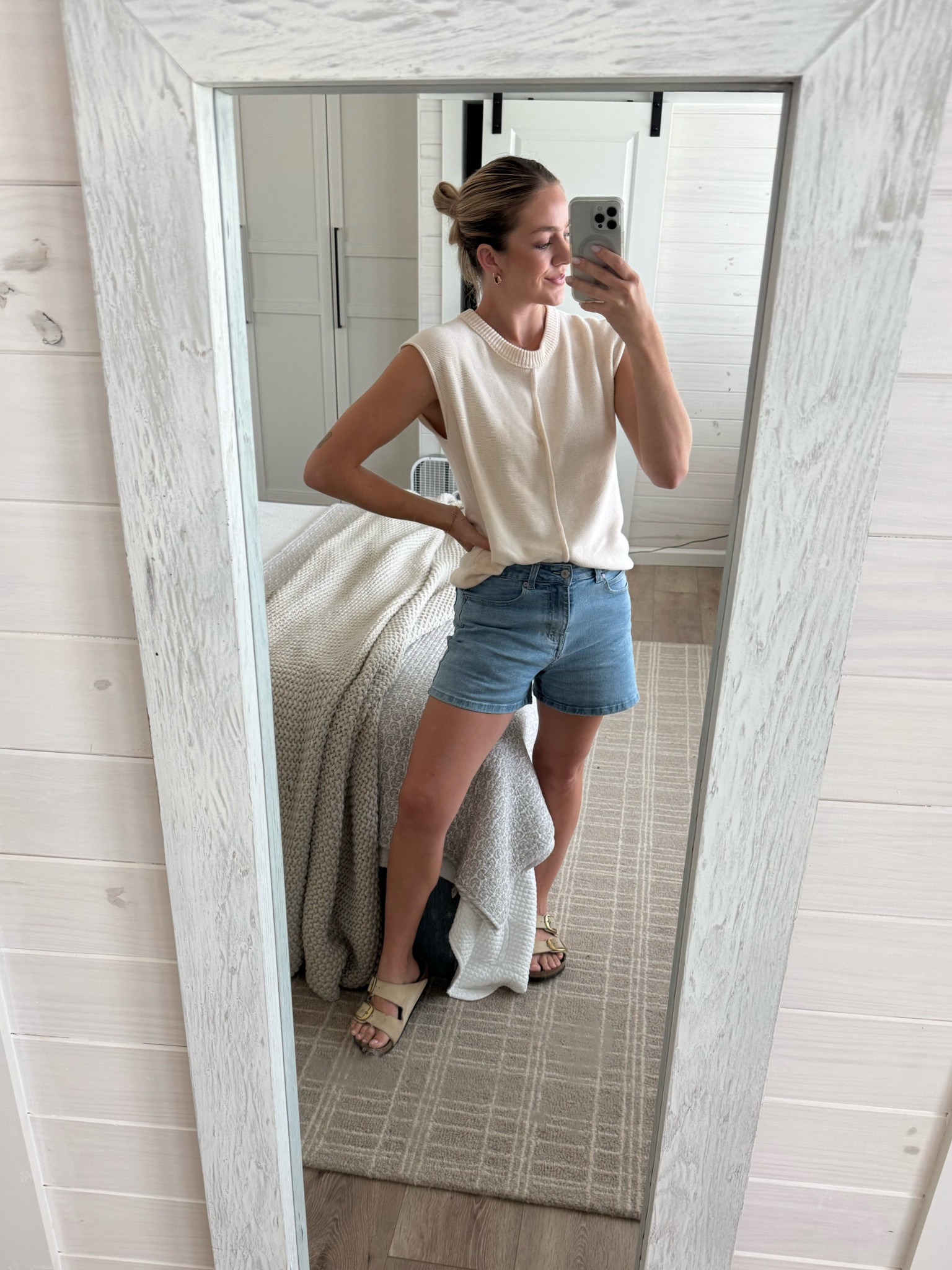 My favorite go to Amazon outfit!🫶🏼
Wearing a small in top and medium in bottoms
These jean shorts are SO GOOD! Stretchy, high waisted, and wide around the thighs!


#LTKFindsUnder50