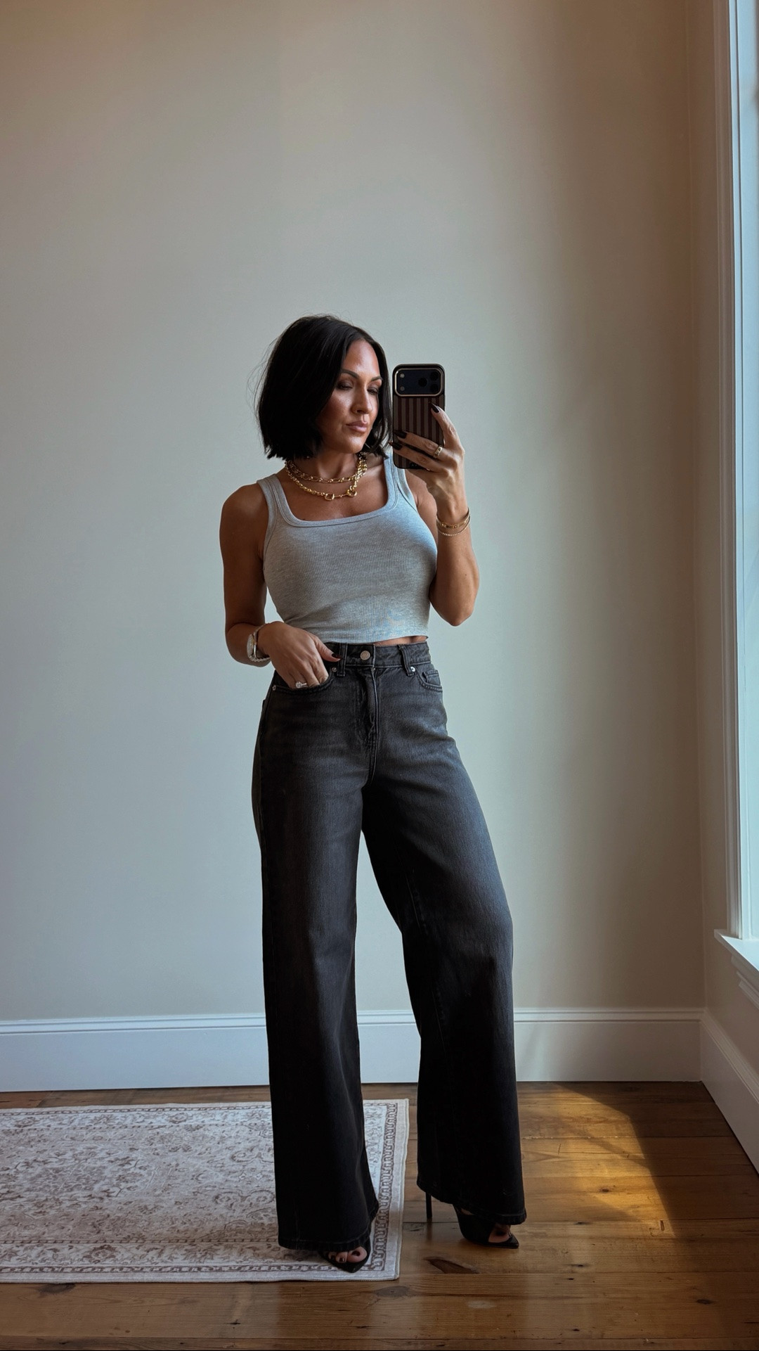 $27 JEANS that look like THIS?! 👀 I was not prepared for the fit on these. The dark wash, wide leg and that higher waist make them look so much more expensive than they are. And at $27, this is exactly why I will forever dig for the random fashion finds. 😂