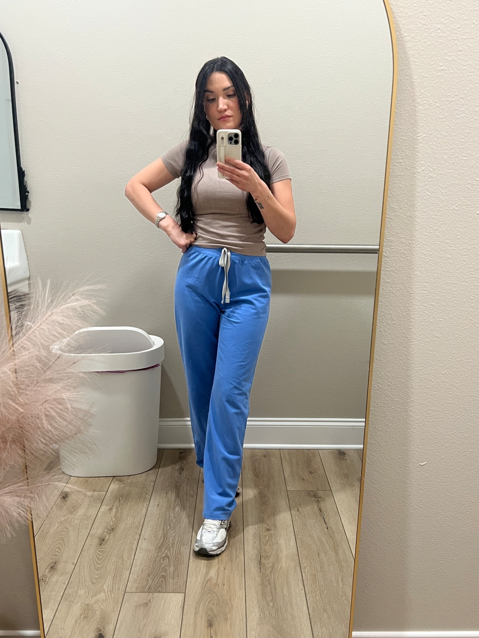 Some days I just throw on a random color combo and hope for the best . 
These straight leg scrub pants make a comfy Esthetician fit . #springcolors #estheticianoutfit

#LTKootd #LTKPetite #LTKWorkwear