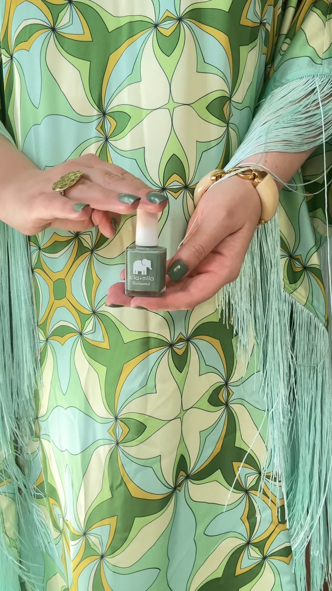 The perfect color for spring and summer travel! 