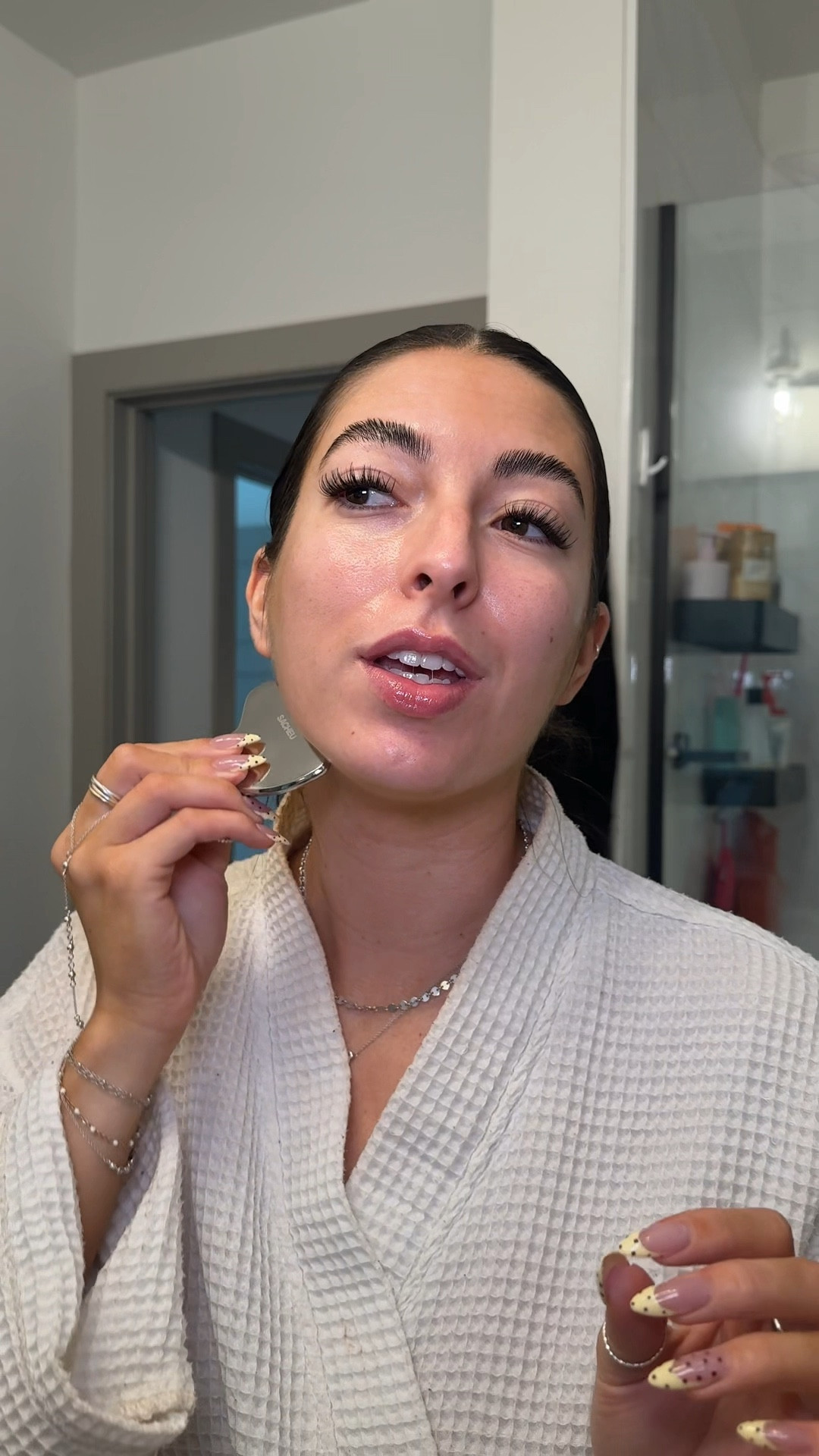 My morning skincare routine that only takes 5 minutes #skincare #morningskincare #skincareroutine

#LTKBeauty #LTKU