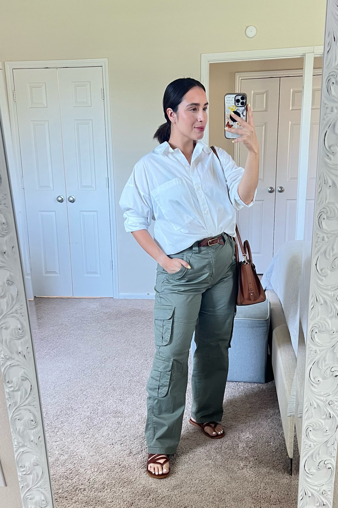 casual and chic outfit of the day 

Size M Poplin Shirt
Size Curve Love 28 Short Cargo pants 

Cargo pants
Poplin top
Dressy and cute tops
Summer outfit
Mom outfit ideas
Short and curvy fashion
Petite and curvy outfits
Summer fashion 
Comfy and casual 
Green cargo pants
Abercrombie style
Abercrombie fashion
Abercrombie pants
Abercrombie shirts
Summer shirt
Summer