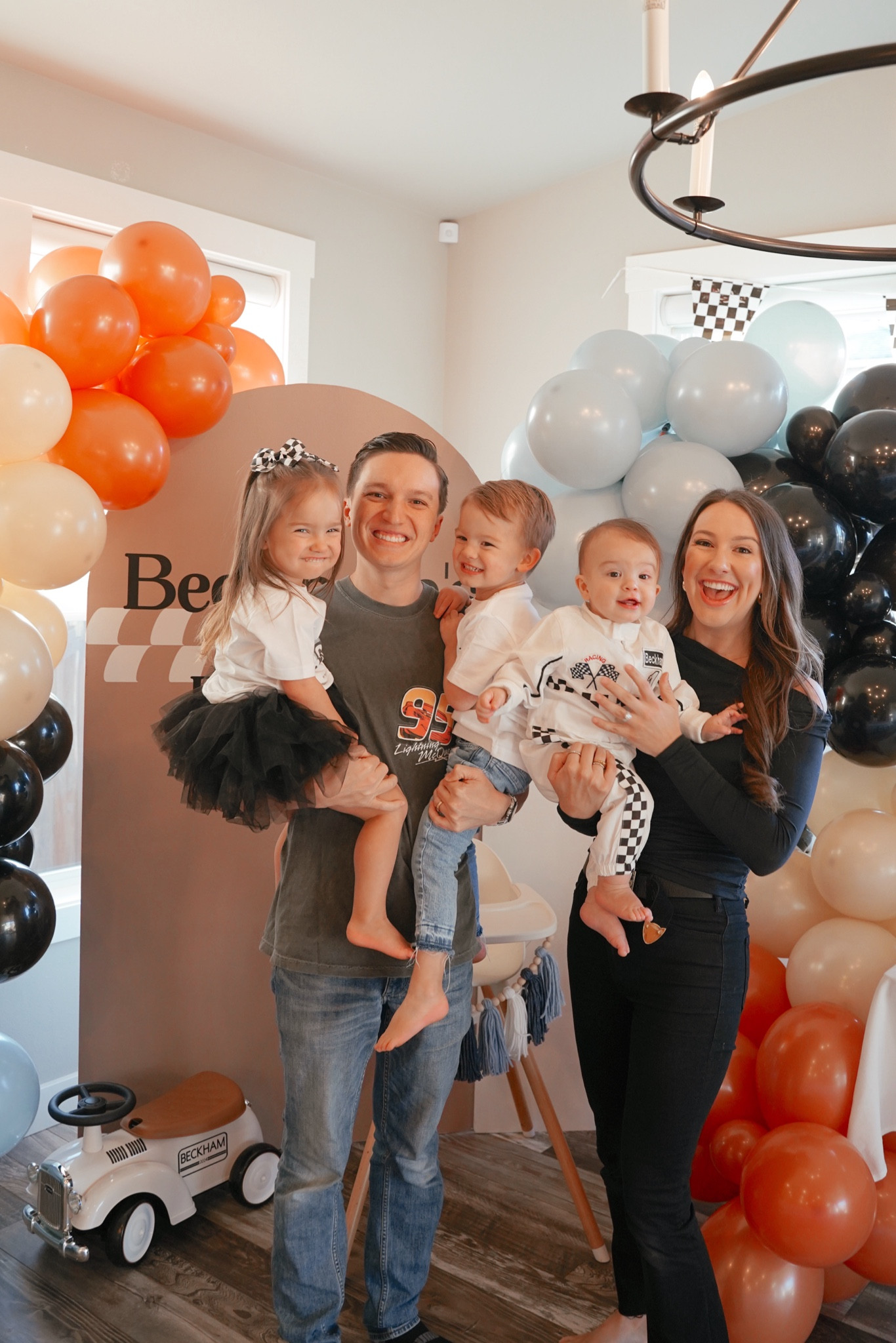 First lap around the track party 🏁🏎️🎂

#LTKBaby #LTKKids #LTKParties