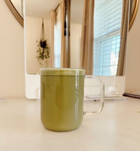 20 oz Clear glass Mug | Lightweight & Luxurious ☺️🍵 Also linking my favorite Matcha Tea 💚

👩🏻‍🍳TIP: I don’t whisk my tea. I use a glass jar (linked) and shake it up with the water, then pour into small pot on & warm on the stovetop. I use about 14 oz water. I also add about 2 oz of Califia Coconut Almond milk to the pot. 
In my mug I have 1 scoop of Collagen & bit of stevia. Pour the hot tea in & everything mixes like a dream ✨ As you stir, Set your intention for the day ❤️✨

Then I add whip! Coconut Reddi whip on top 😋

🤤 It’s so yummy. 