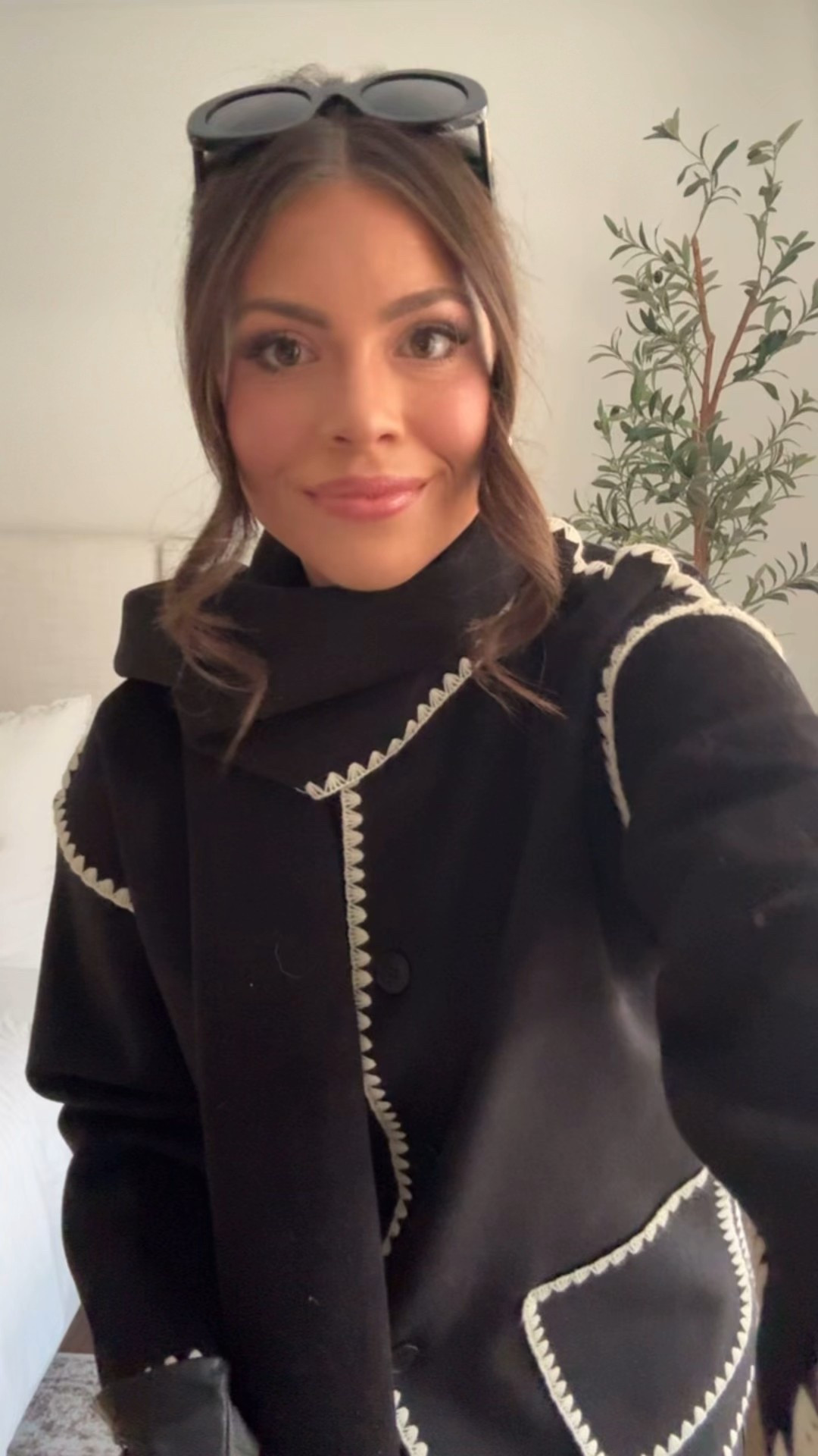 OOTD!🖤

Sizing: 
@Commense Coat - size Medium
Sweater - size Small
Odd Muse Shorts - size Large
Tights - size up to a Large/XL
@Schutz Boots - tts

#LTKootd