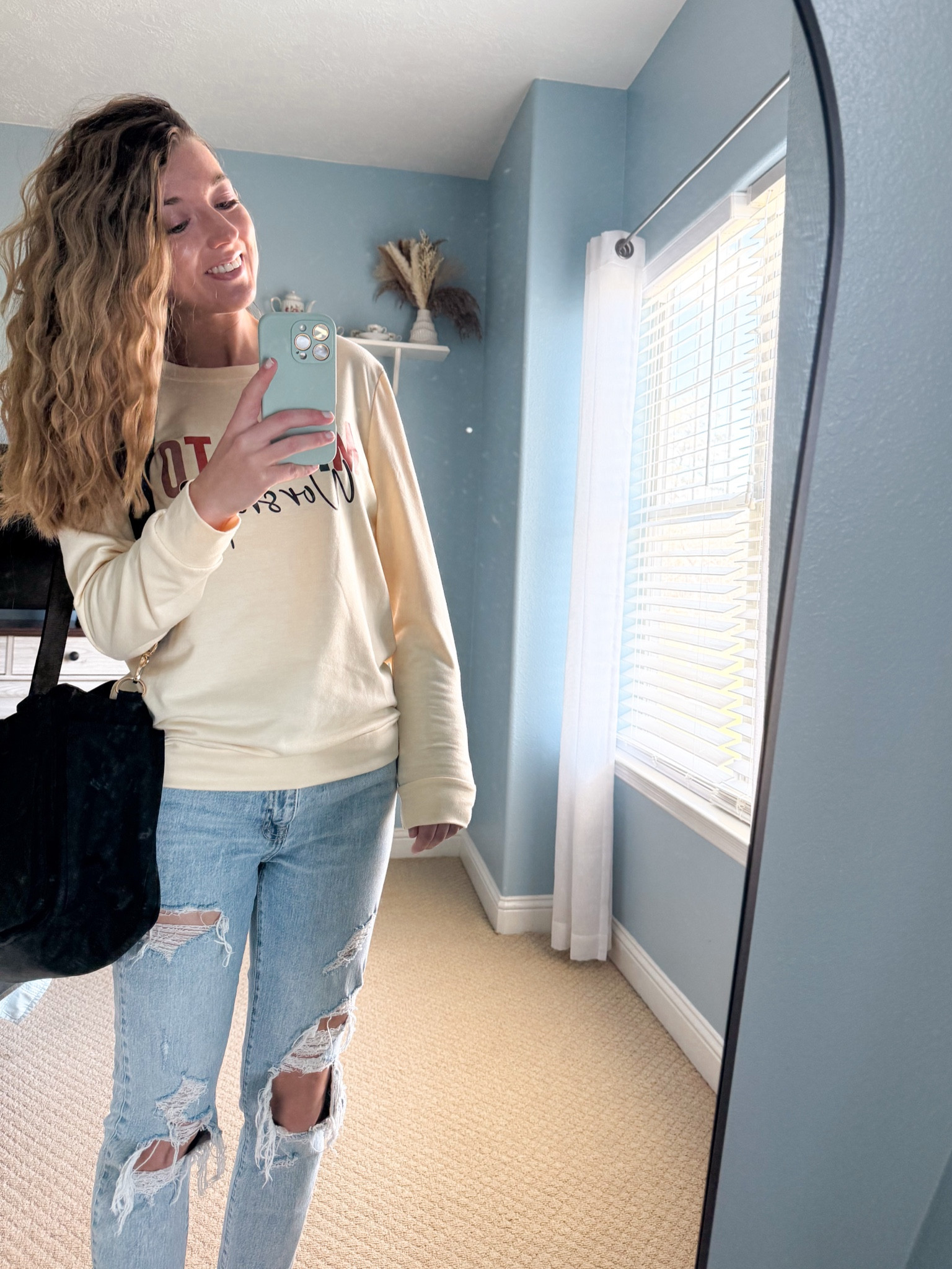 Out and about today with my Bible study book bag 🎀
Worship, Christian women, worship shirt, made to worship, sweater, book bag, Bible bag, home decor

#LTKFindsUnder50