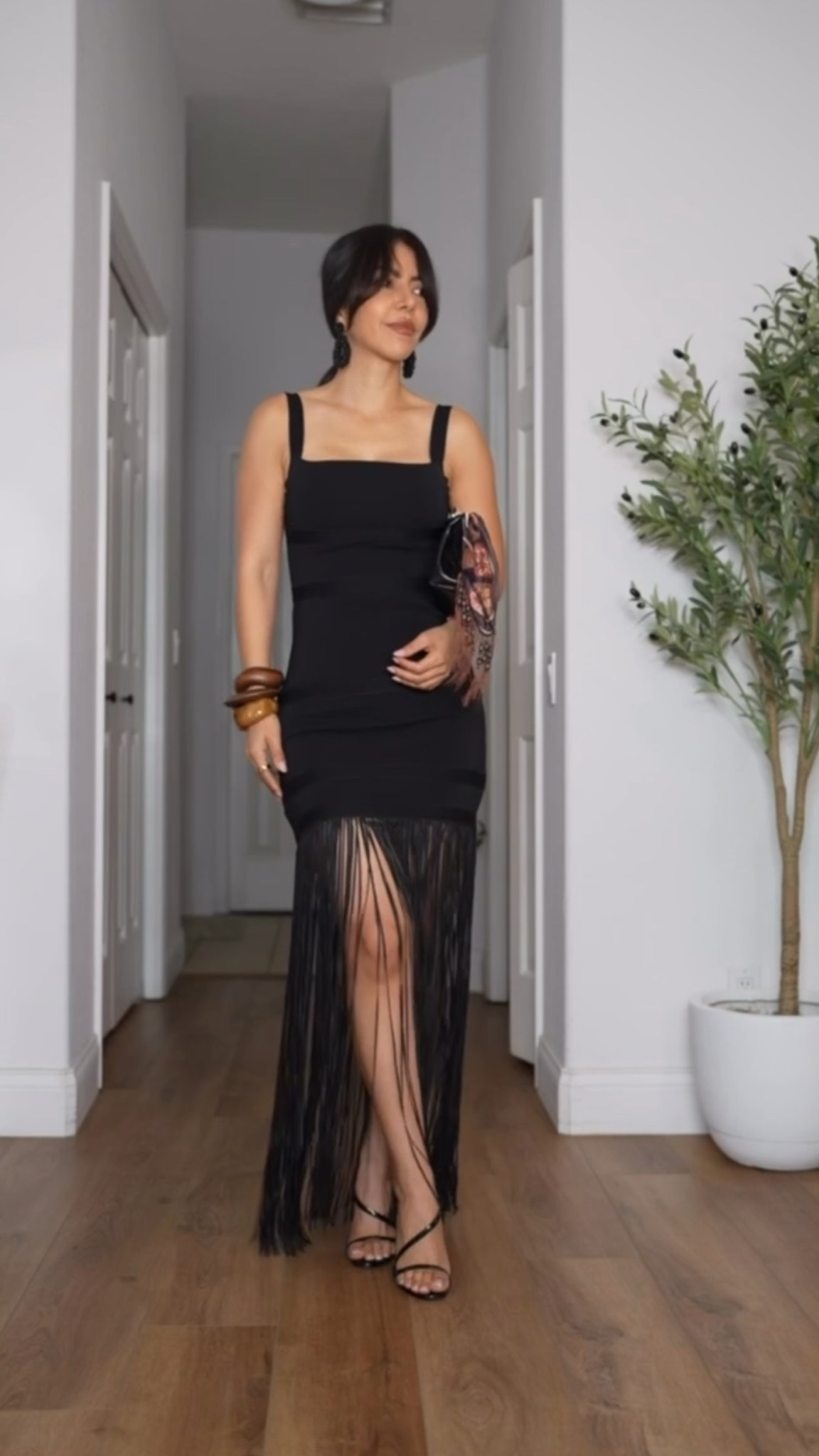 Under $100 wedding guest dress 🖤

This black fringe dress is gorgeous!!
Perfect for a formal event or wedding! Wearing a size small. Linking more Summer wedding guest dresses below!


Summer wedding guest dress, black dress, fringe maxi dress, classy dresses, Zara outfit

#LTKootd #LTKSeasonal #LTKWedding