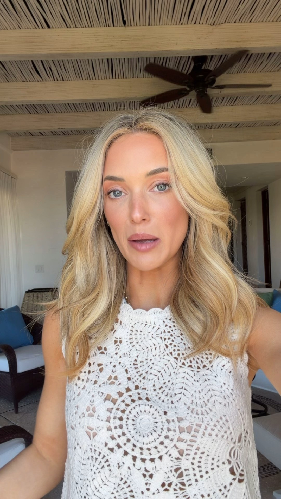 Color: medium wash 
Wearing 25 in shorts
XS in tank 