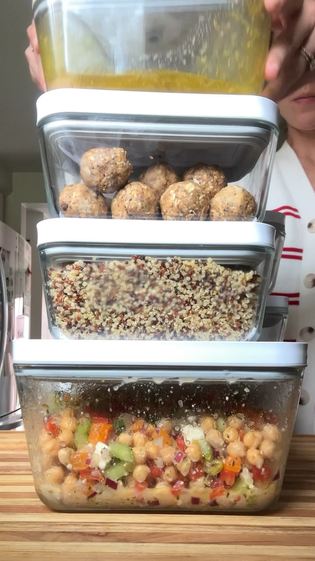 Just replaced all of my old food storage containers with these ones. Sleek, easy to stack, and keep food fresher longer. Can’t say enough good things.

#LTKHoliday #LTKhome #LTKVideo