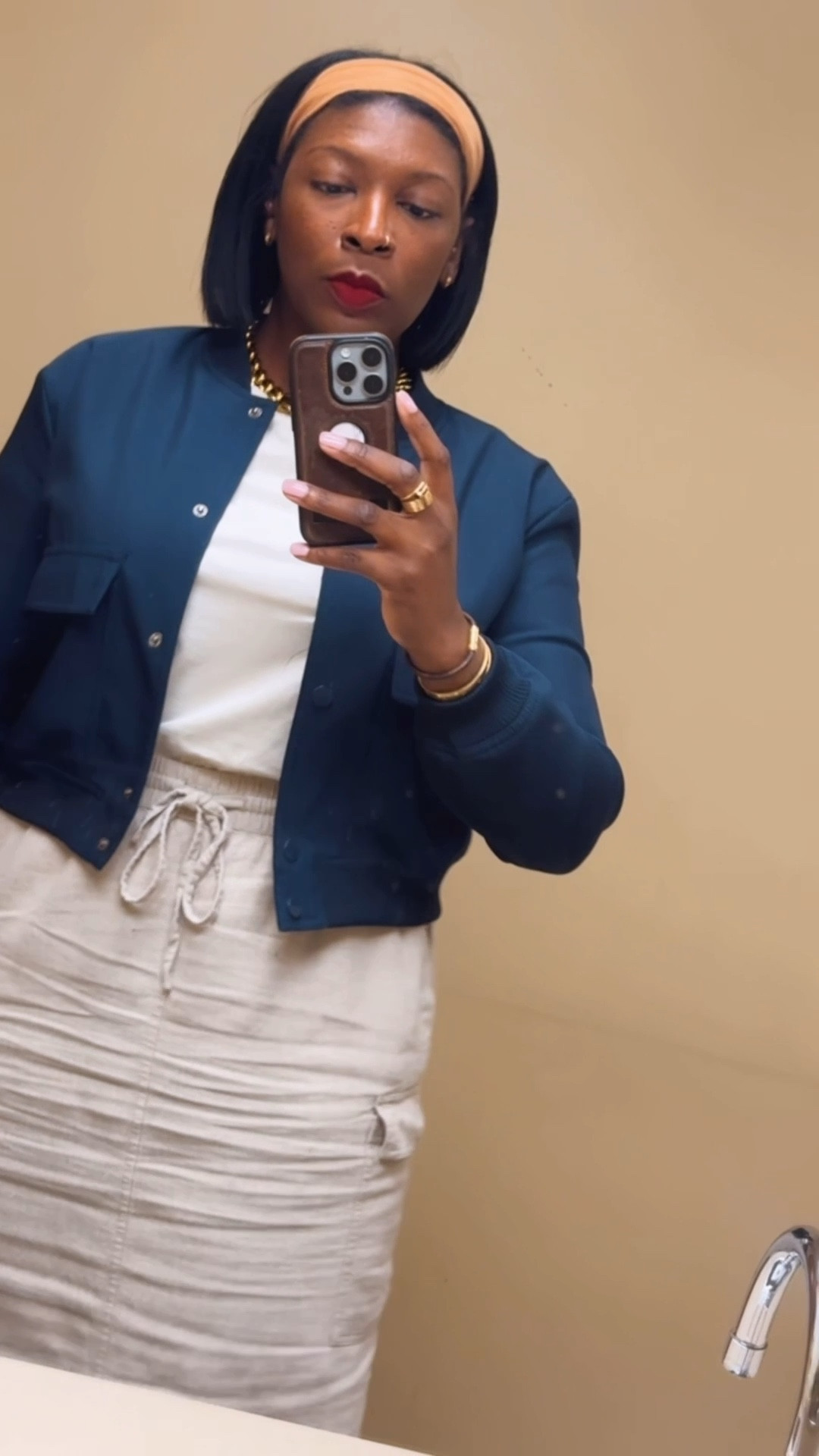 OOTD…this bomber is so TEA 🔥🔥

#LTKgrwm #LTKOver40 #LTKootd