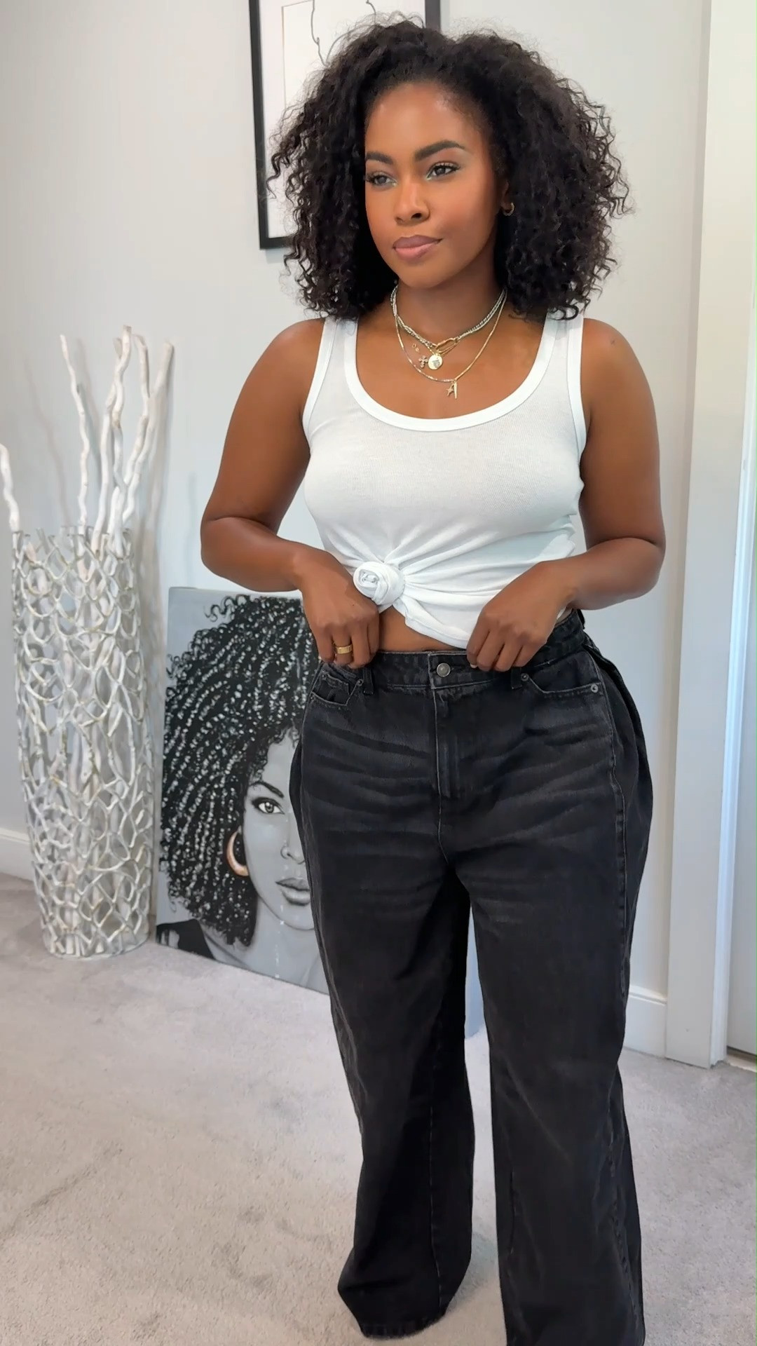 definitely should have gotten these jeans in a 6 instead of an 8 but I still love nonetheless. Might get the waist tailored so I can keep the baggy look. Wearing a Small in the tank.  

 