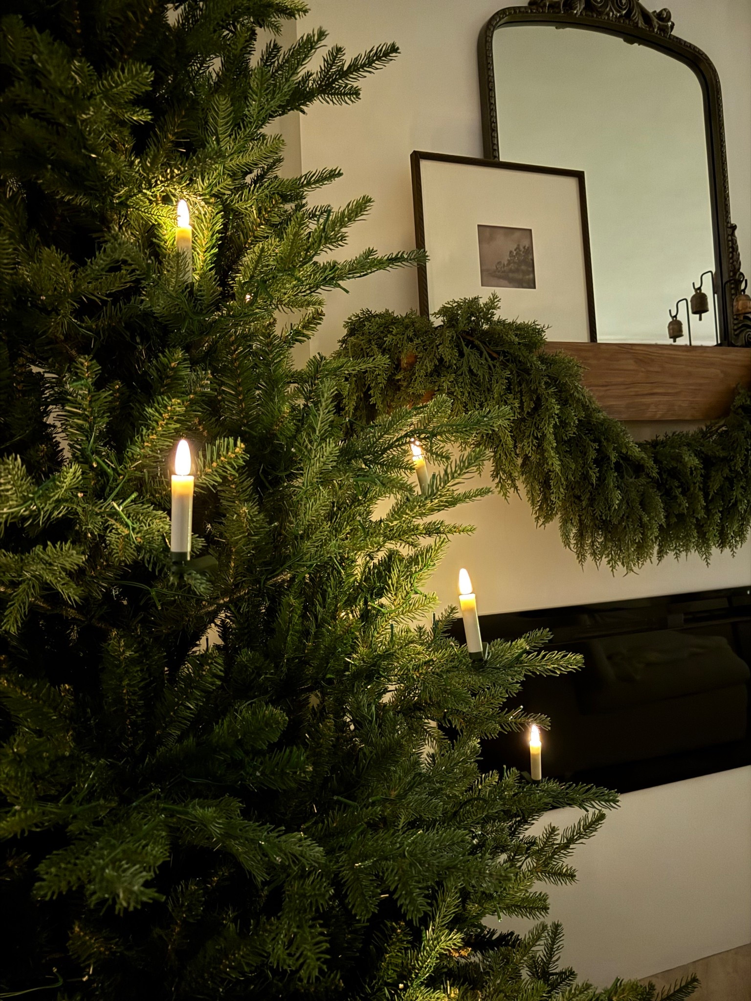 Twinkle Tree & Candle Clips 

#LTKSeasonal #LTKCyberWeek #LTKHoliday