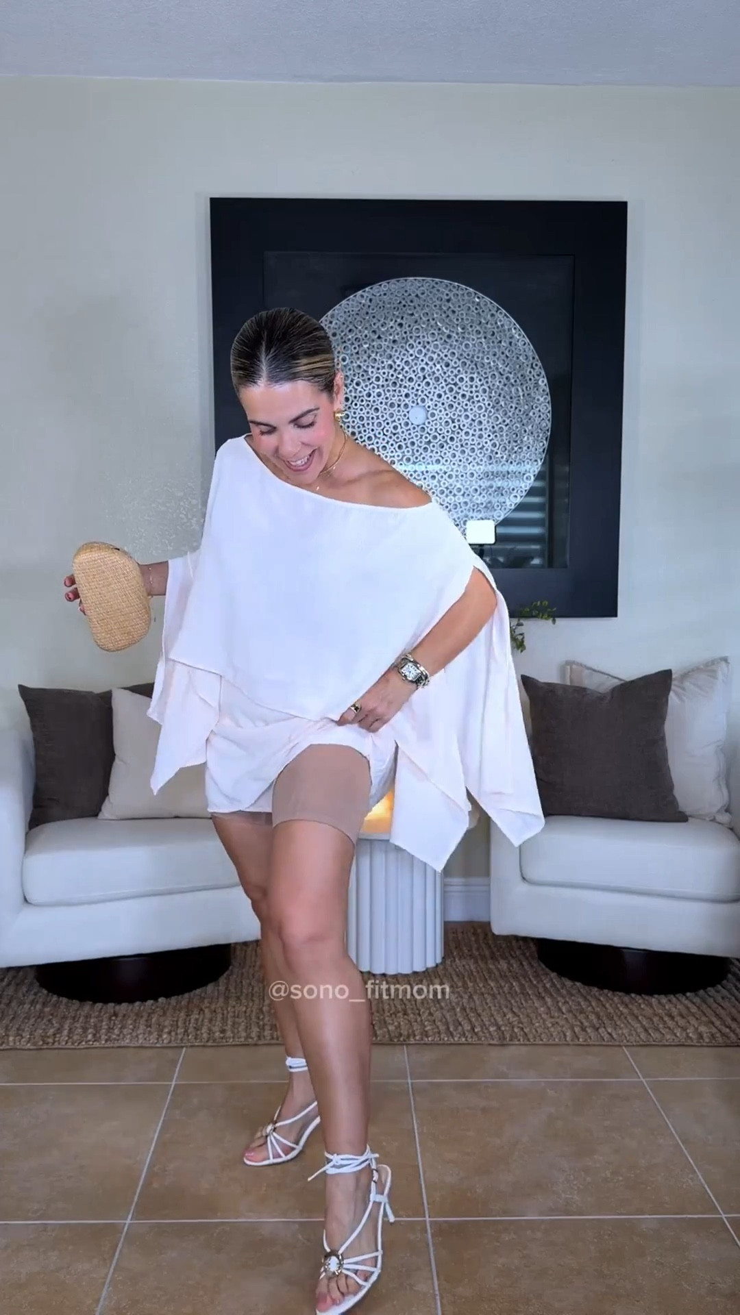La FAJA del vestido blanco . Me preguntaron mucho que cuál uso y aquí está mi estilo favorito y que recomiendo mucho .

Uso talla S/M peso 125 libras y mido 5’02” como referencia . Esta la compré en Amazon

📌Comparte con tu amiga este video para que ella también sepa de estas fajitas.
📌Te dejo los detalles en mi Amazon storefront en el link de mi bio, en la lista de Abril


#faja #shapewear #tummycontrol #amazoninfluencer #momover40 Miami content creator, mamá latina en usa, sonofitmom, cuarentona , Miami , Florida USA 

 

#LTKgrwm #LTKootd #LTKU