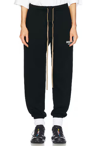 Fleece Essential Sweatpant | FWRD 