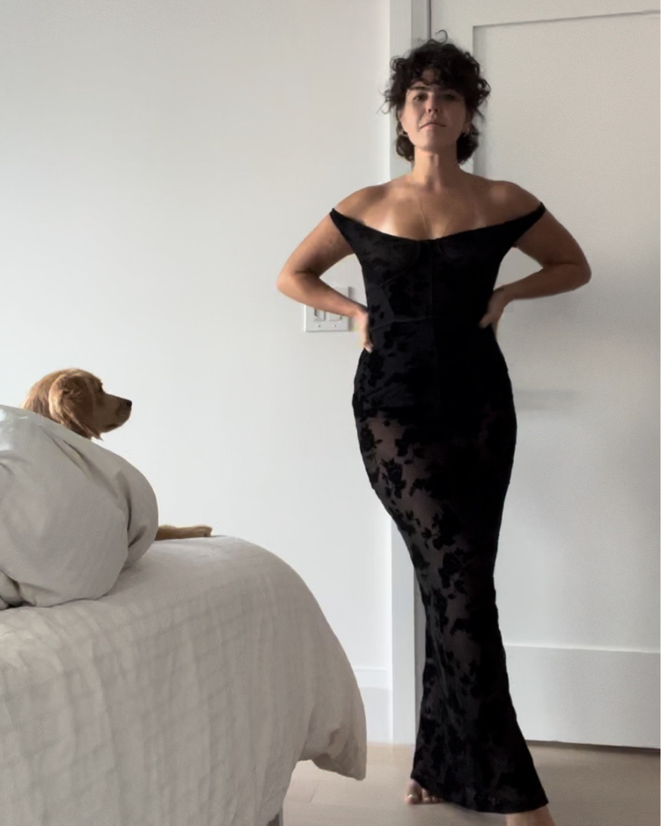 BACK IN STOCK!! super stretchy— size 8 for me :)

#LTKSeasonal #LTKfindsunder100 #LTKparties