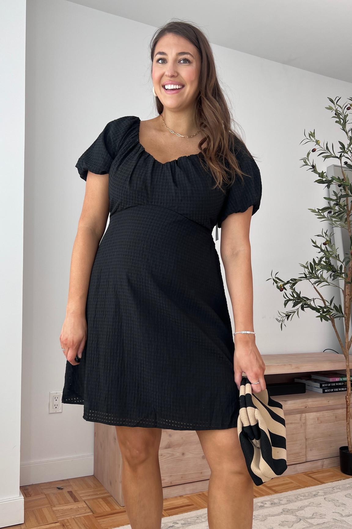 Old navy almost everything 50% off! Dress now under $25 


Sale alert 🚨 old navy | old navy dress | size 10 fashion | size 10 | Tall girl outfit | tall girl fashion | midsize fashion size 10 | midsize | tall fashion | tall women | black dress 

#LTKFindsUnder50 #LTKSaleAlert #LTKMidsize