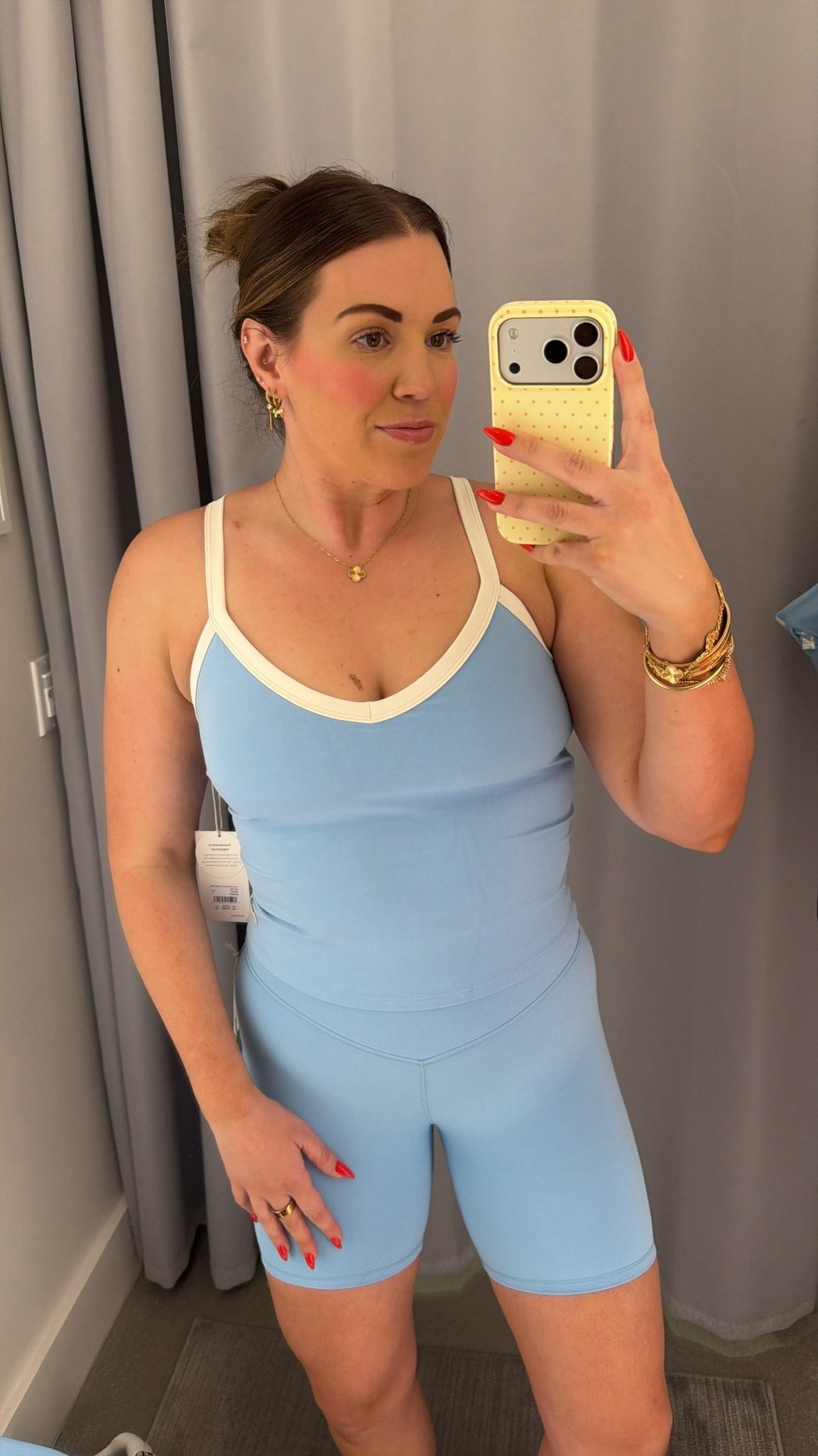 curvy midsize workout look from @Vuori US! wearing size medium in tank and medium in 6” shorts

#LTKActive #LTKMidsize #LTKfitnessgoals