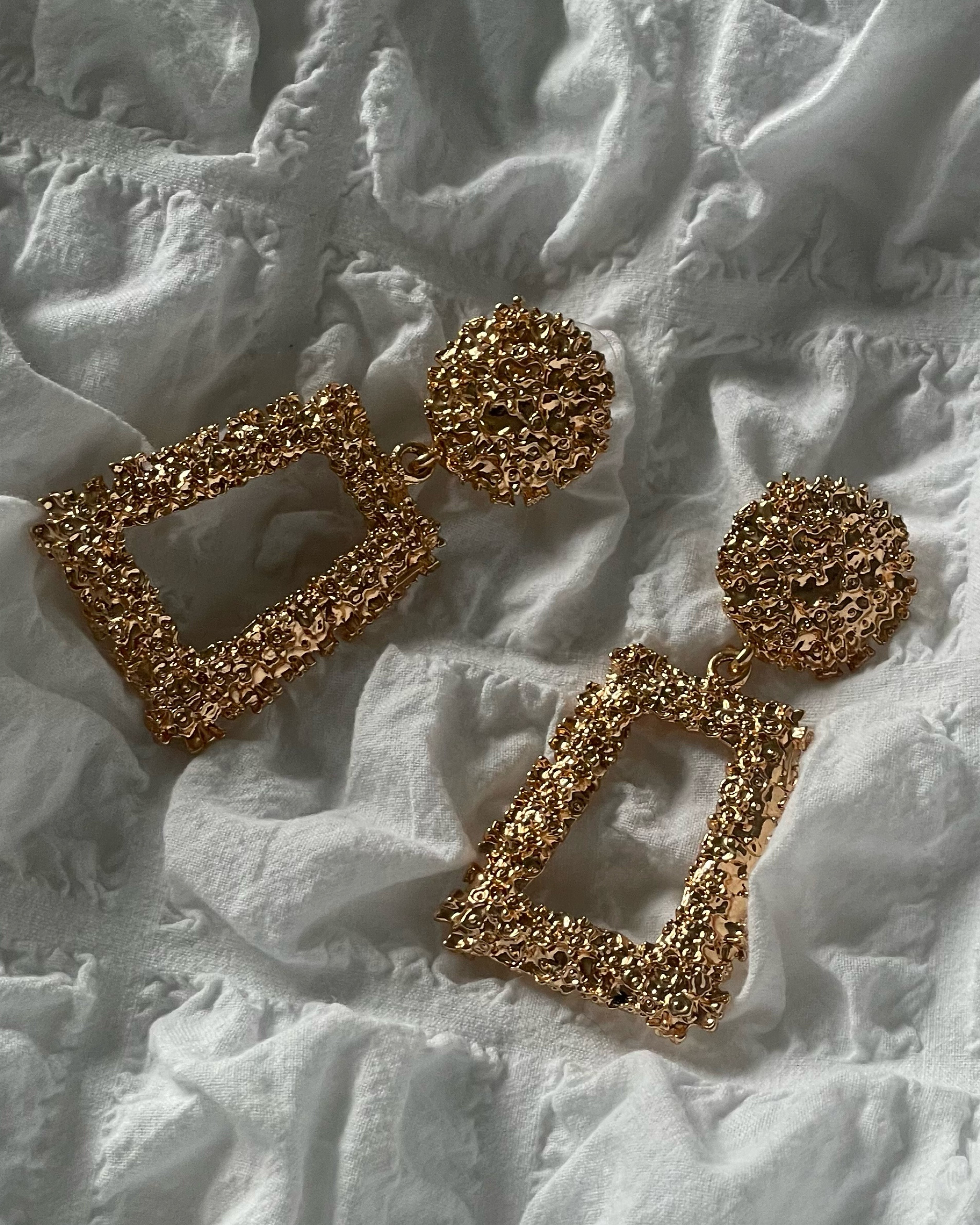 Earrings, gold earrings, big earrings, statement earrings, sparkly earrings, square earrings

#LTKunder50 #LTKwedding #LTKFind