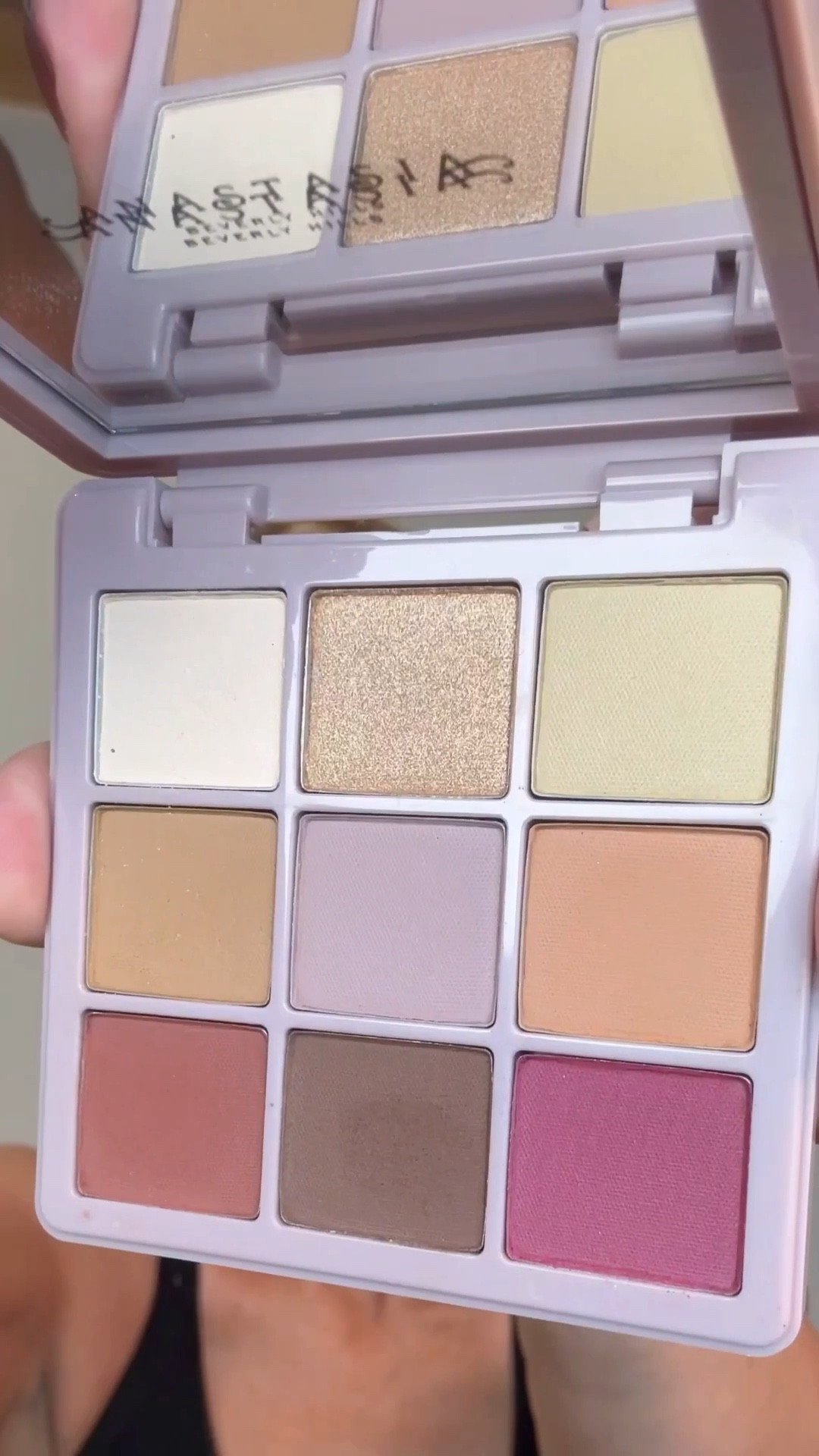 So pretty for spring! ❤️ 

#makeup #sale #eyeshadow #eyeshadowpalette #makeuptips #makeupover50 