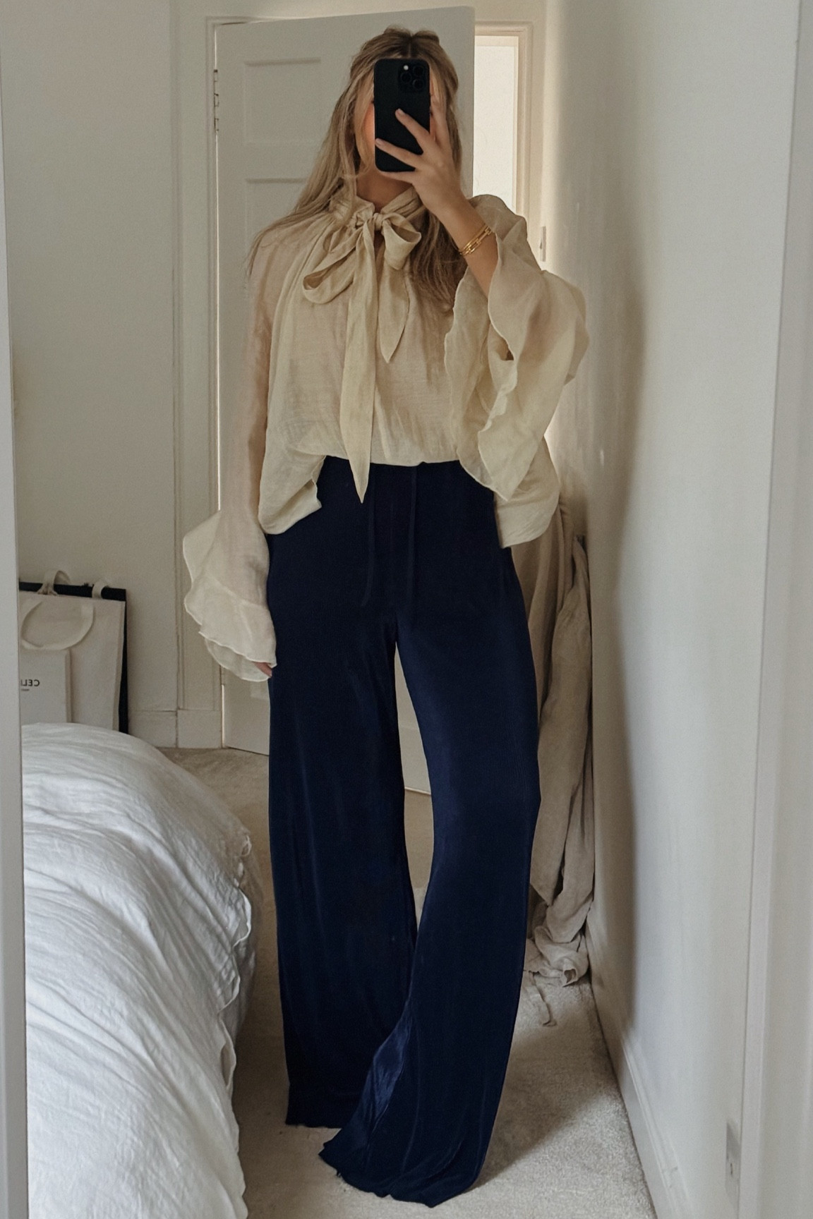 Sleeves of dreams 🪞 

Wide leg trousers / H&M new in / Sale 

#LTKsalealert #LTKSeasonal #LTKstyletip