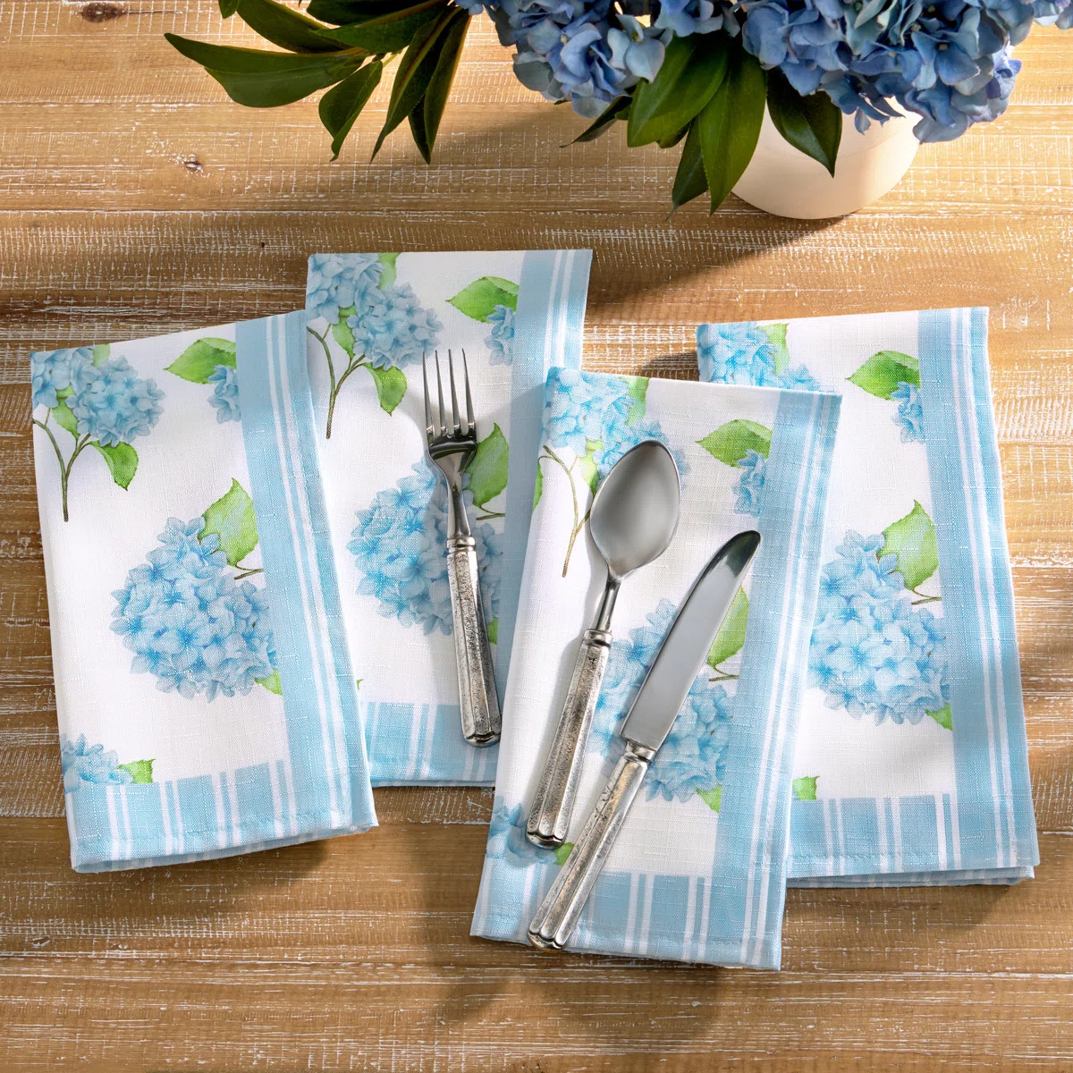 Farrand Hydrangea Garden Floral Cloth Napkins (Set of 4) | Wayfair North America