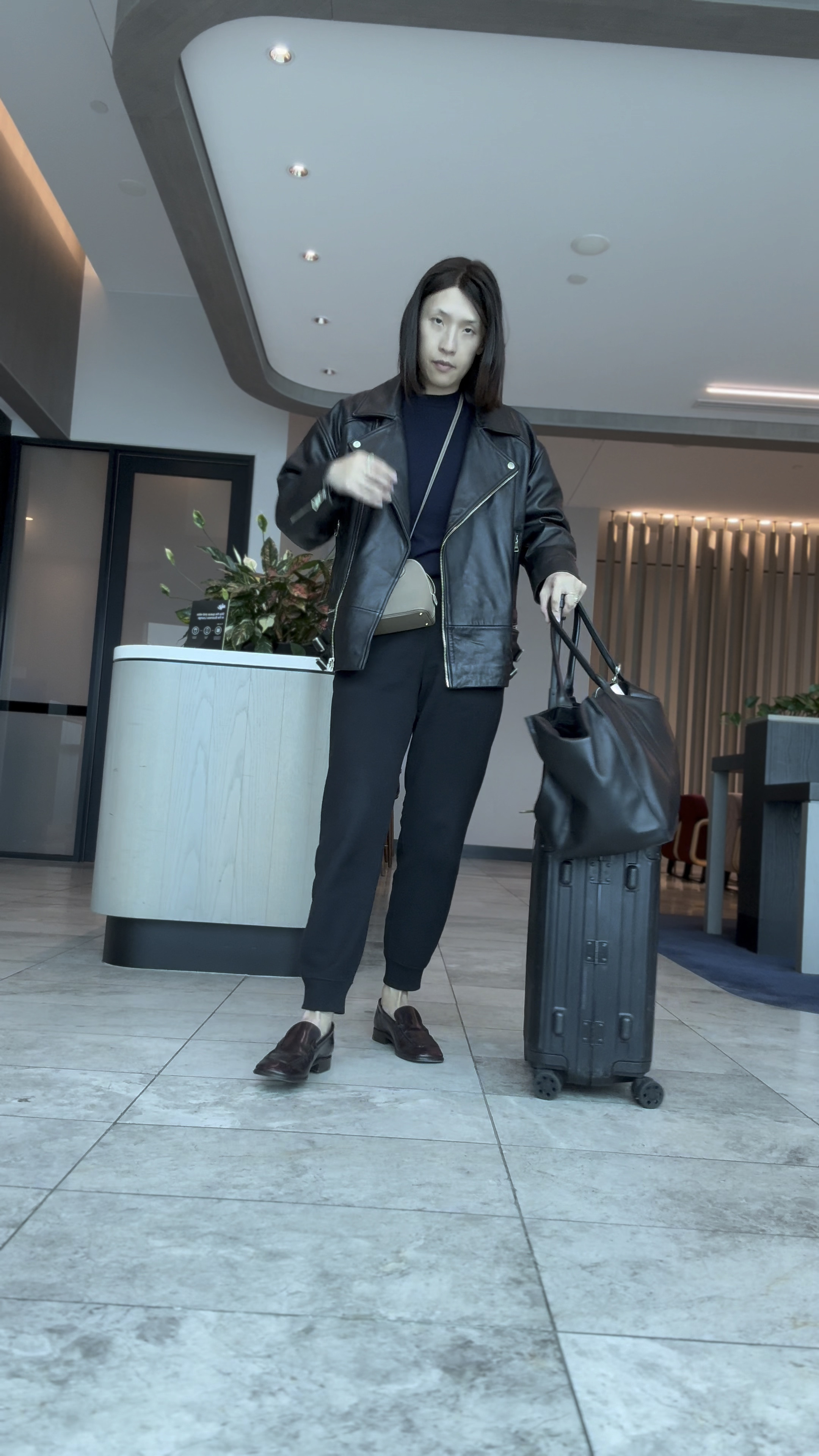 New leather jacket I’m in au size 10


Sweat pants are men’s size S 