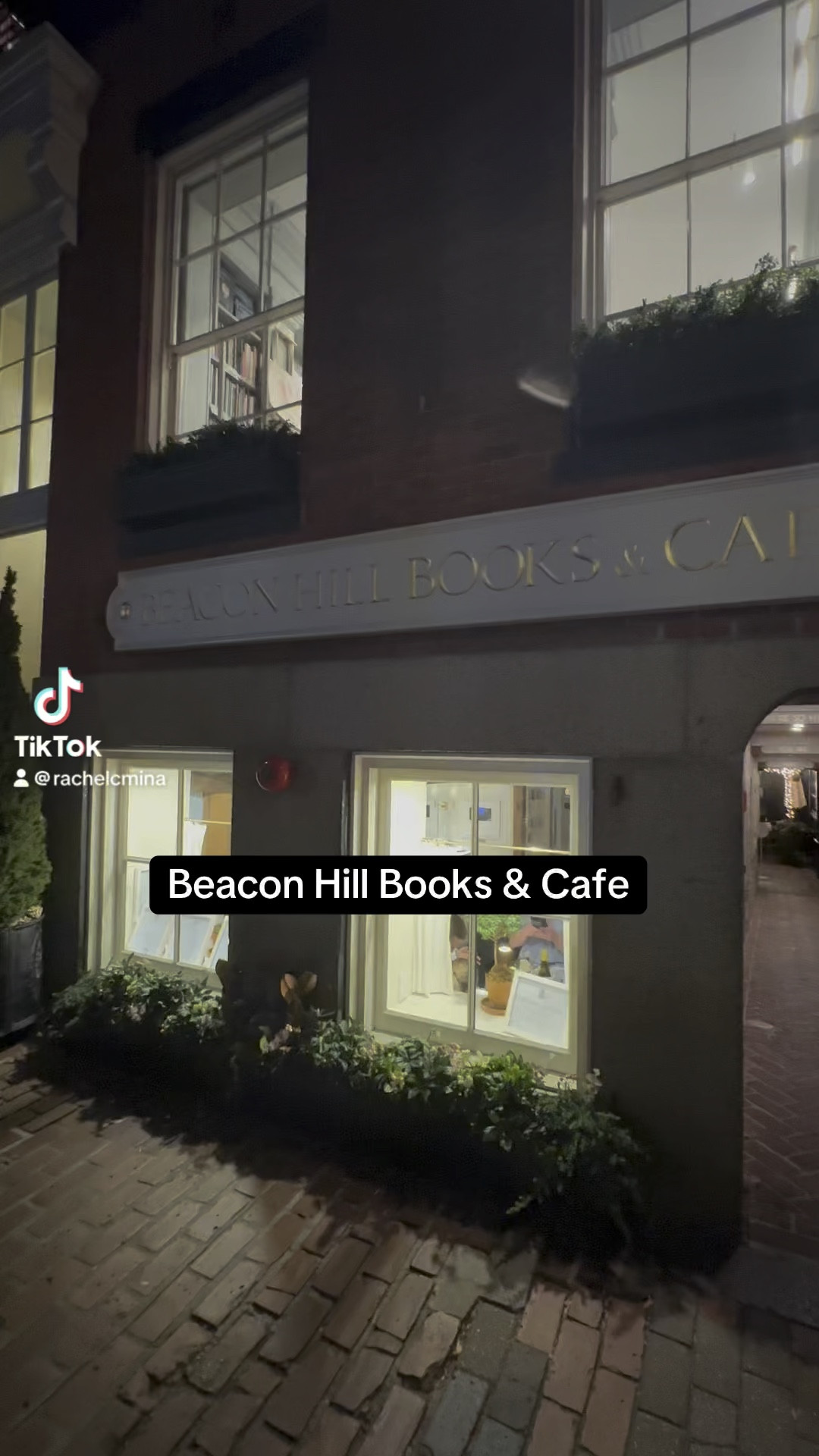 I finally made it into Beacon Hill Books and it was the cutest. Such a great spot for a date night in the cafe and walk around the beacon hill  

#LTKHoliday #LTKSeasonal #LTKTravel
