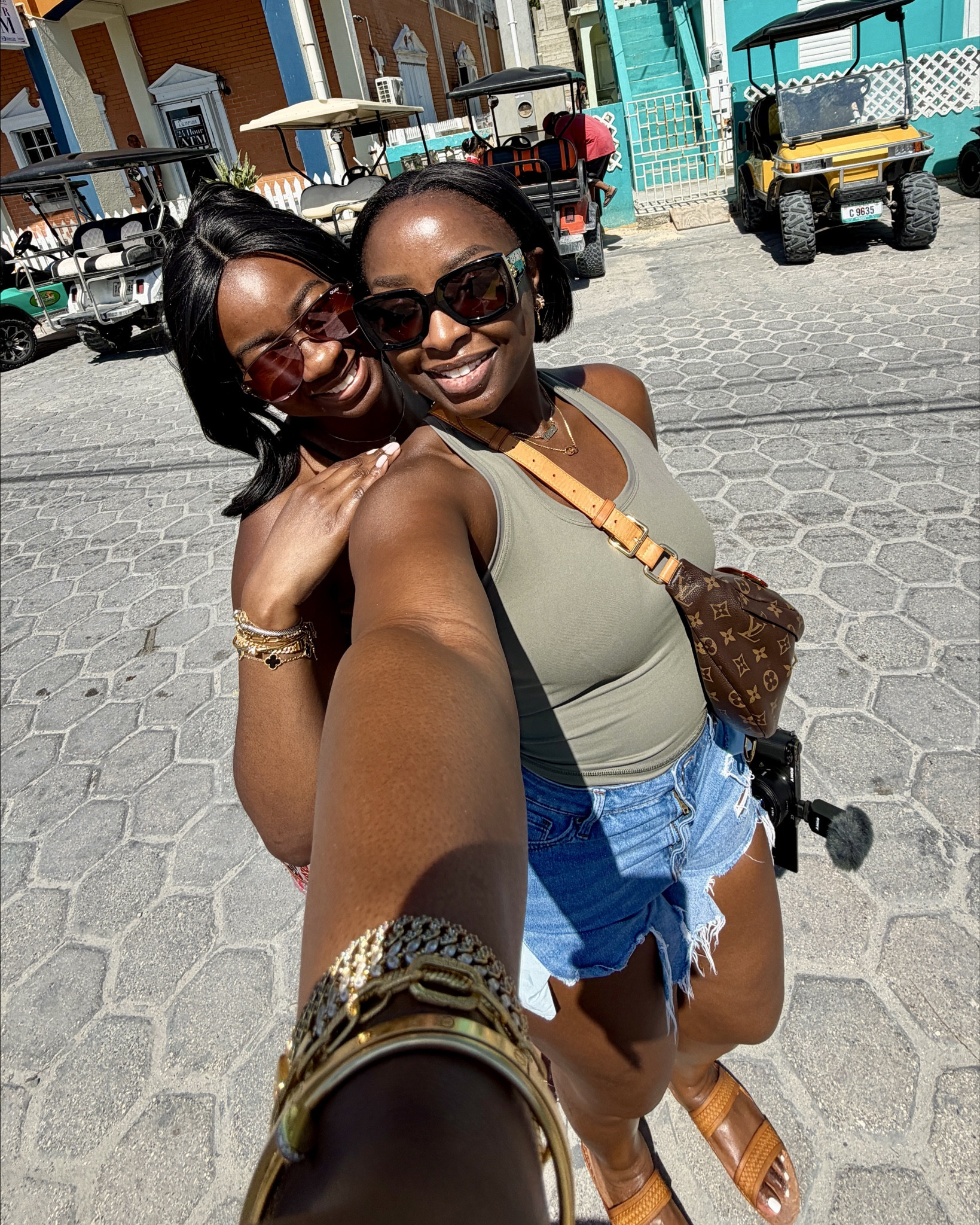 Spending a weekend in BELIZE with my sister was so good to my soul! Hope you caught part one of the Vlog on my YouTube channel, because it was so funny! #BELIZE #Vacation