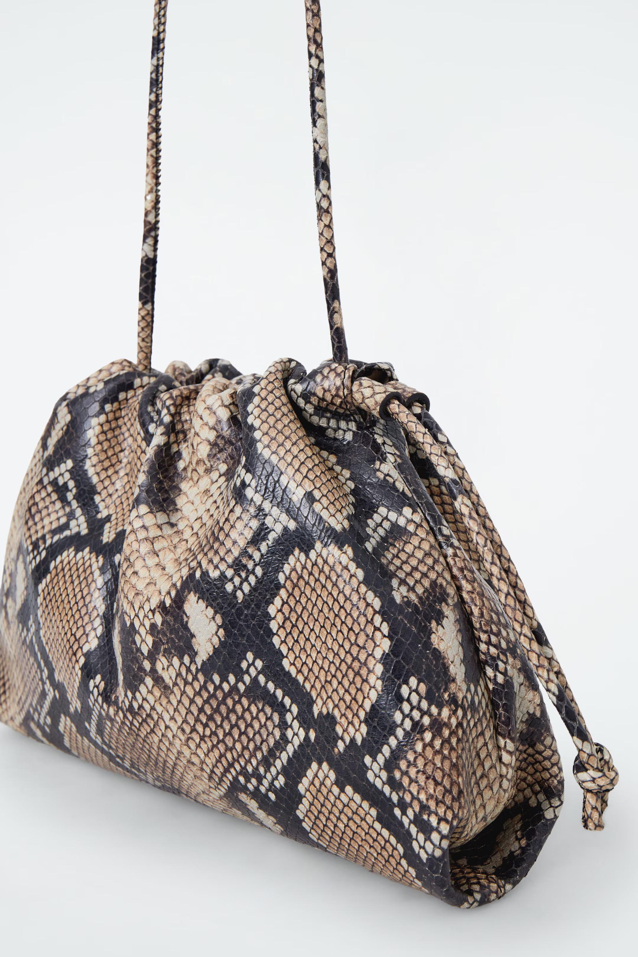 MINI CAVATELLI CLUTCH BAG - LEATHER - SNAKE EFFECT | COS | COS (EU)