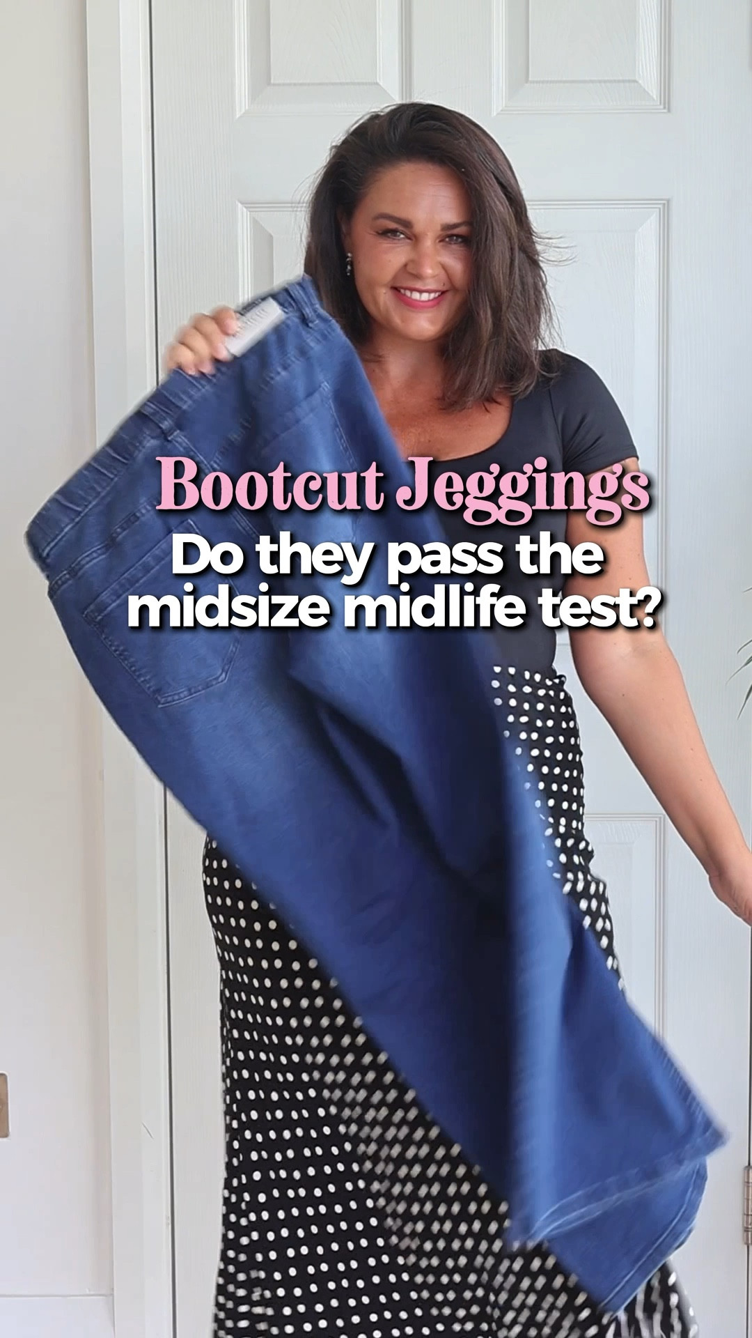 Bootcut jeggings are back 👖 but can they handle real life?
The sit test ✅ comfy!
The mum-life laundry haul ✅ they stay UP!
The wine fridge bend ✅ mission complete 🍷

Verdict: Two thumbs up from me, definitely a wardrobe staple 🙌

#LTKuk #LTKstyletip #LTKmidsize