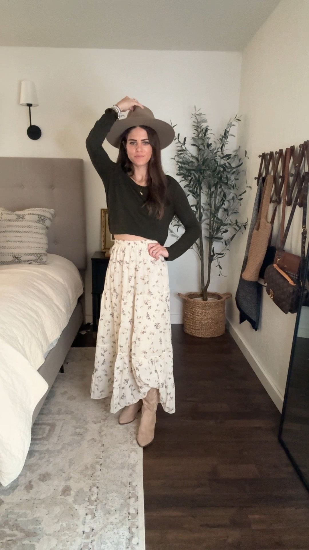One skirt, eight looks - this skirt is going to be a fall staple! 

#LTKSeasonal #LTKFallSale #LTKShoeCrush