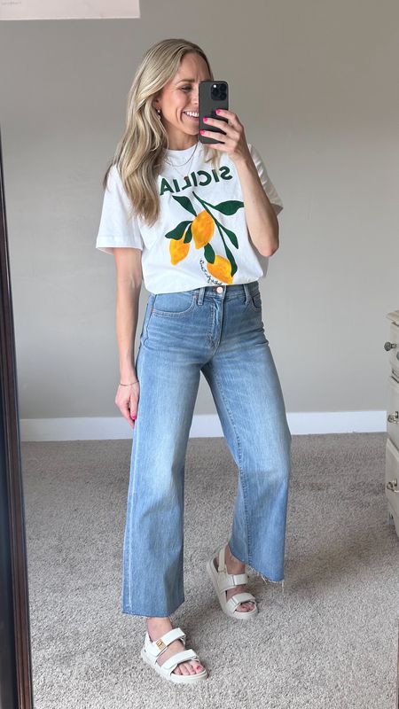 Nothing beats a good jeans/t-shirt combo!

Top: TTS
Jeans: I ordered my smaller size (25R)

#LTKFindsUnder100 #LTKStyleTip