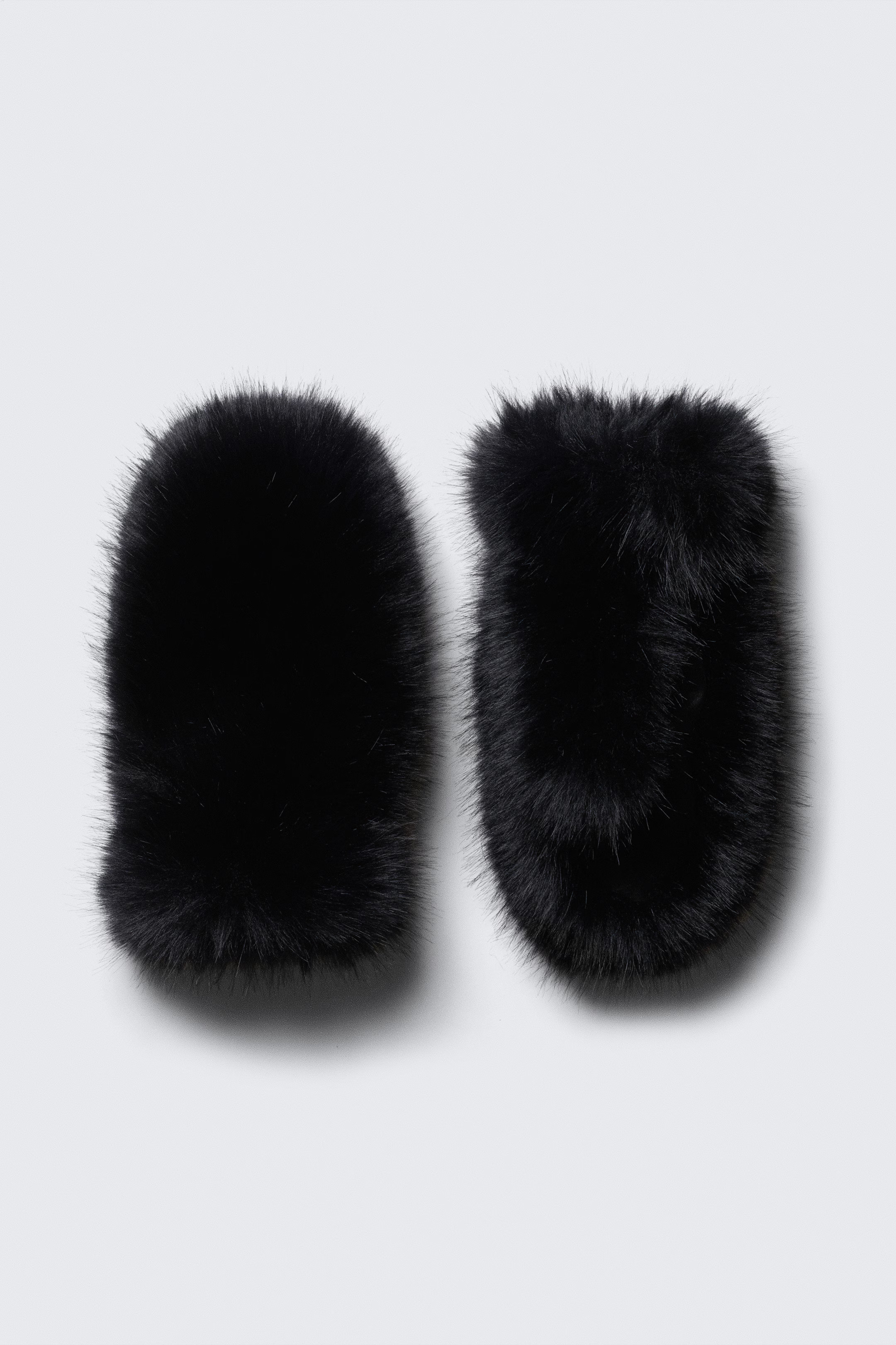 Faux Fur Mittens | H&M (UK, MY, IN, SG, PH, TW, HK)