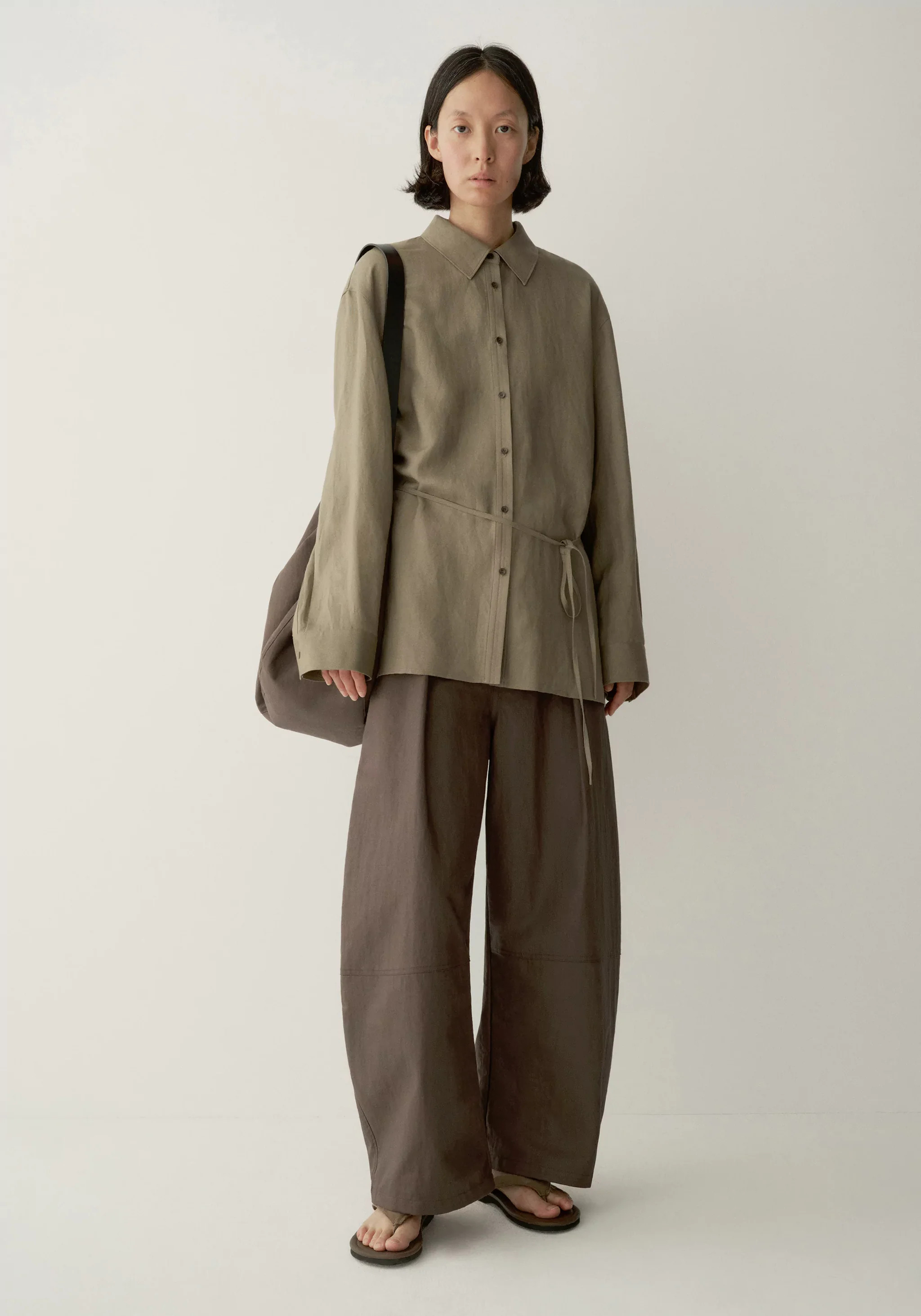 Coated Cropped Pants | INSIS