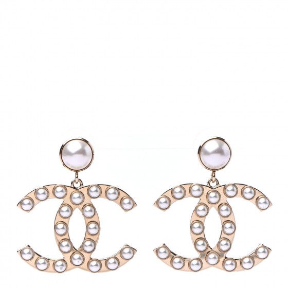 CHANEL

Pearl CC Drop Earrings Gold | Fashionphile
