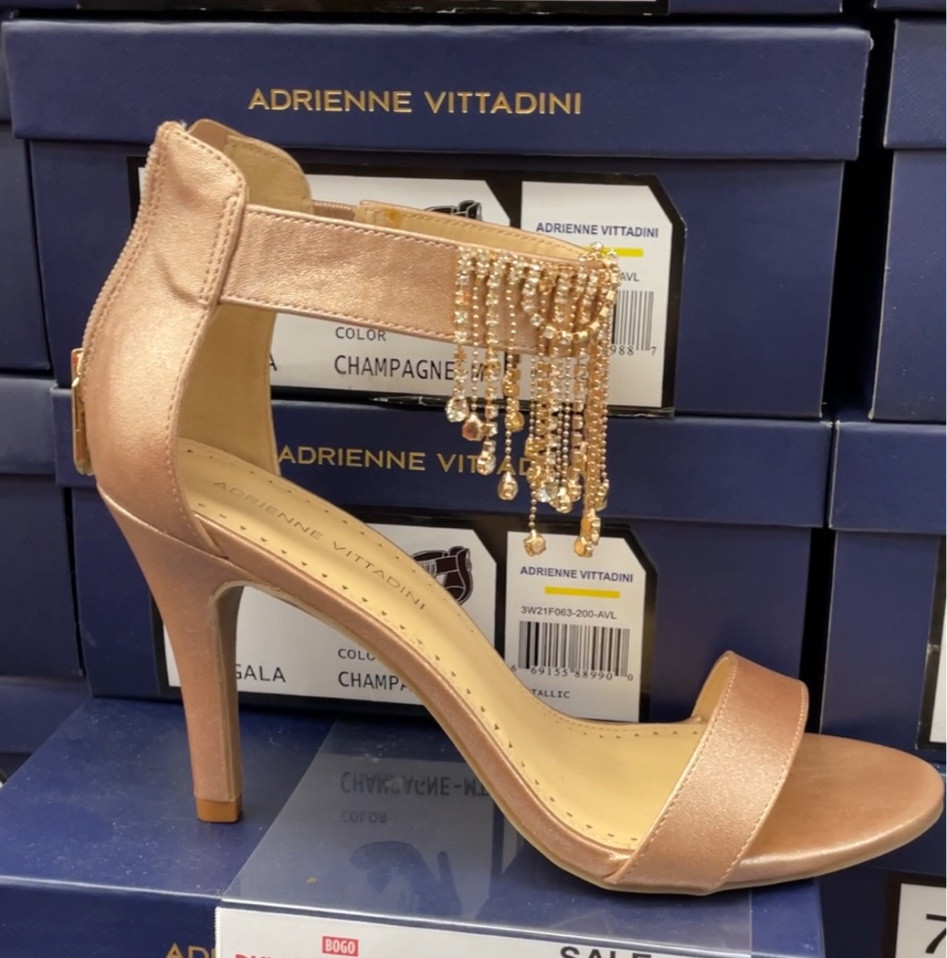 #fringeheels #rhinestonependantheels #danglyheels #wedding #bridal #dressy #holiday #formal #prom #homecoming #gala

#LTKstyletip #LTKwedding #LTKshoecrush