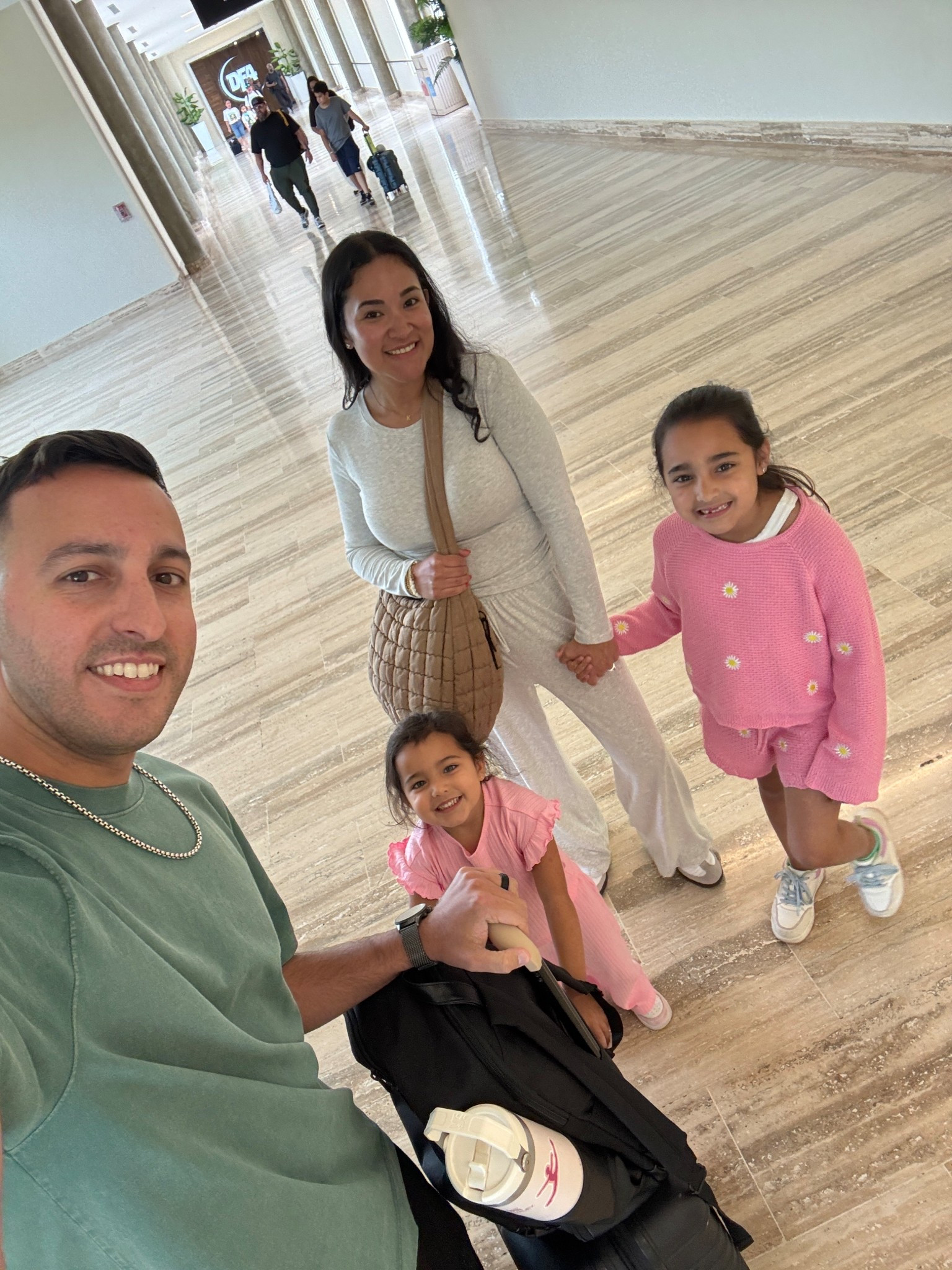 Airport travel outfit

#LTKTravel #LTKSeasonal #LTKSummerEdit