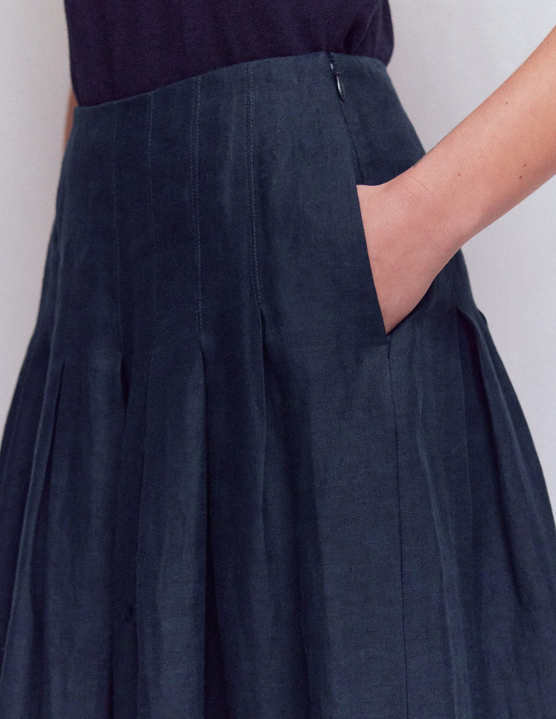 Valentina linen Skirt-Navy | Boden (US)