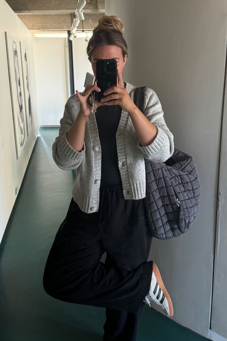 Perfect travel airport outfit for comfort and practicality.
Free people quilted bag 
Abercrombie grey cardigan [XL]
Skims smoothing tshirt [XL]
Nobody’s Child linen trousers [UK 18]
Adidas beige core handballs


#LTKtravel #LTKeurope #LTKmidsize