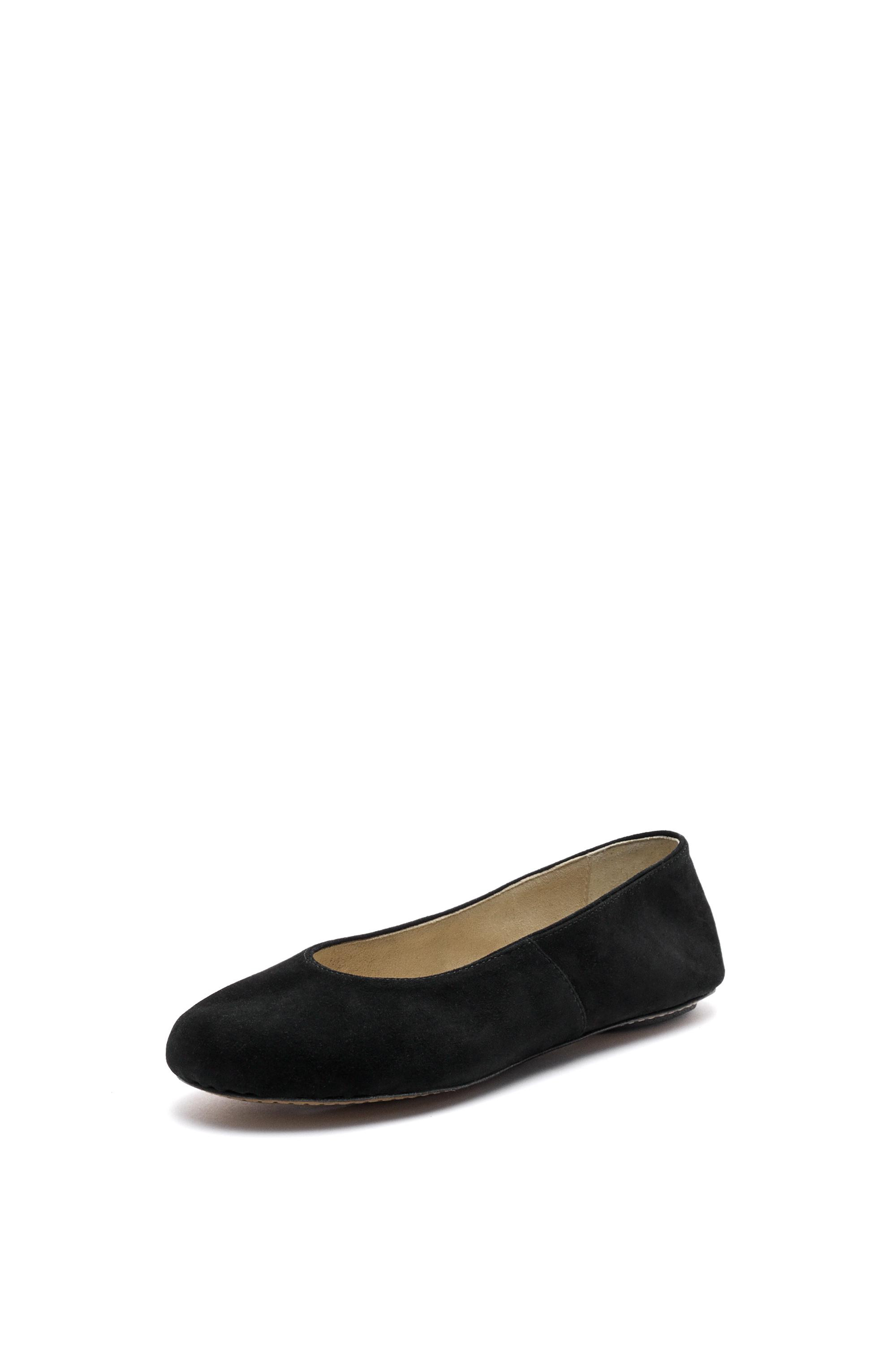 Soft suede goatskin ballet flat - BLACK | Massimo Dutti UK