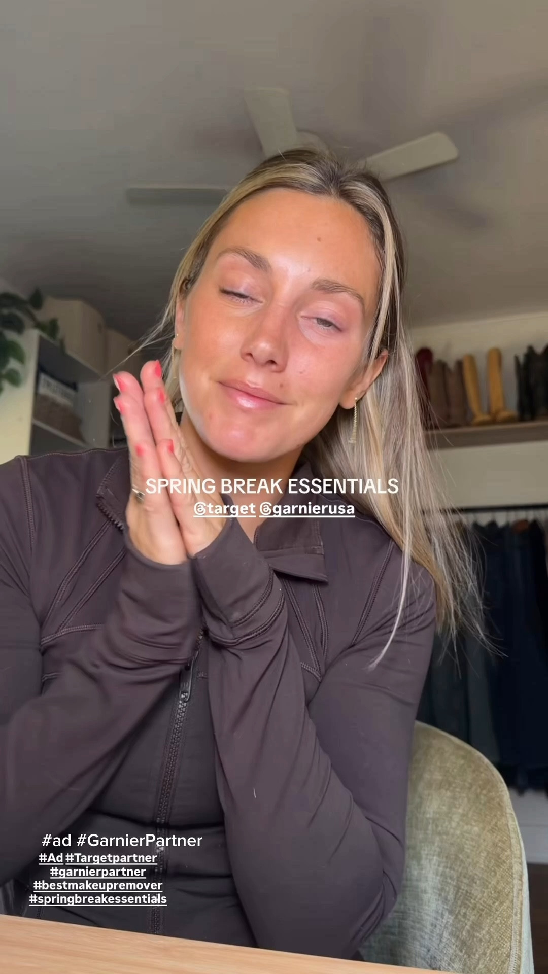 #ad #garnierpartner perfect travel item to bring with you on spring break! no residue, no rinse just the best makeup remover! @target @garnierusa
#targetpartner #bestmakeupremover #springbreakessentials
